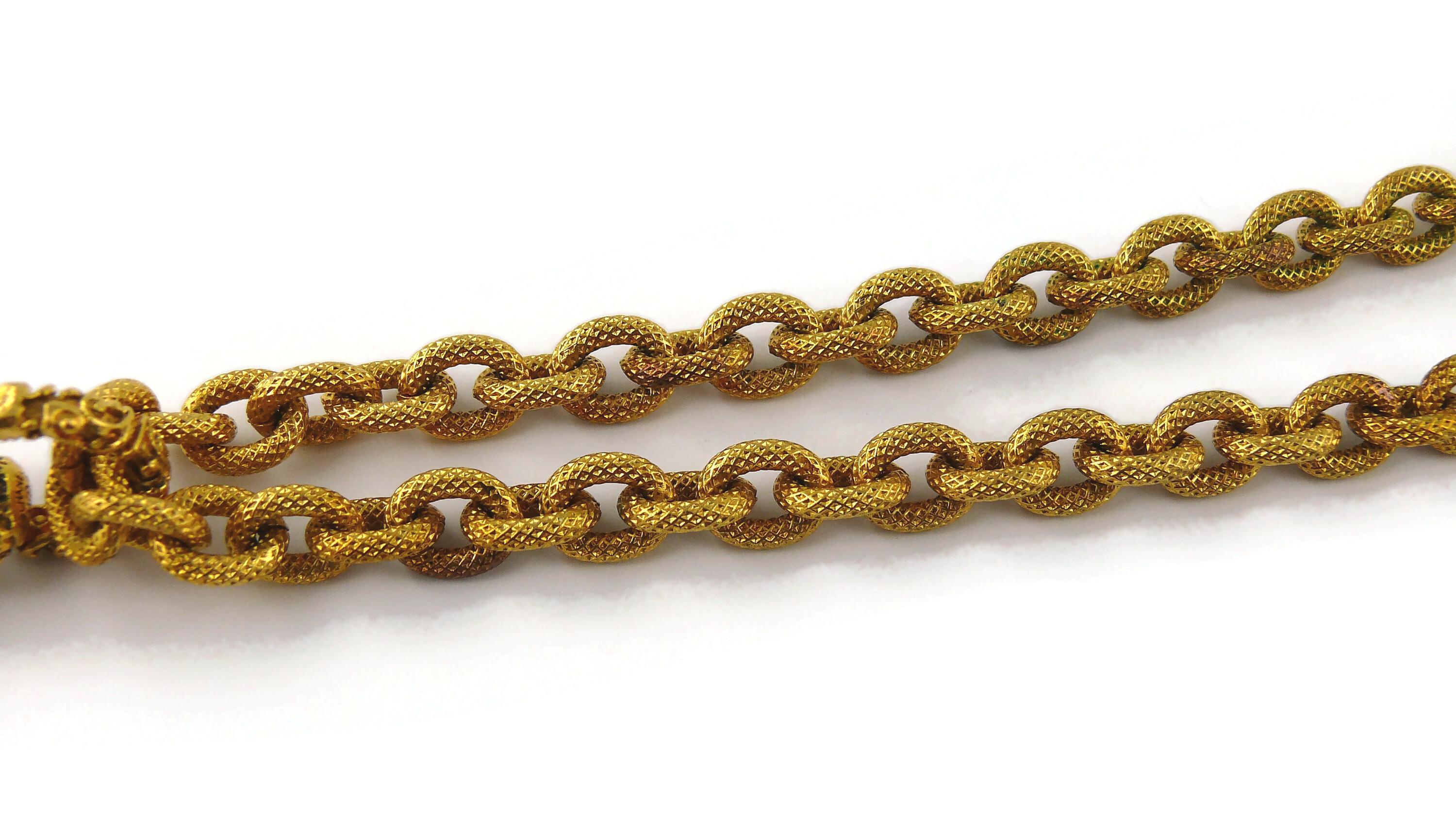 Chanel Vintage Textured Gold Toned CC Pendant Necklace, 1993 For Sale 3
