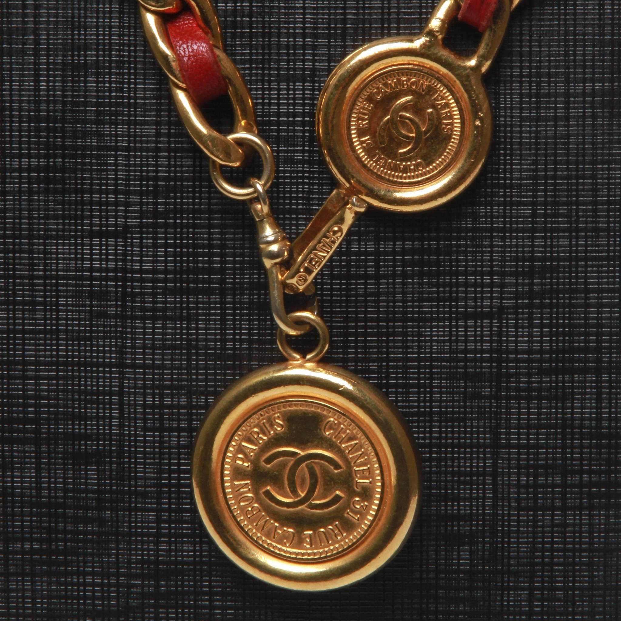Chanel Vintage Threaded Chain and Coin Pendant Necklace In Good Condition In Melbourne, Victoria