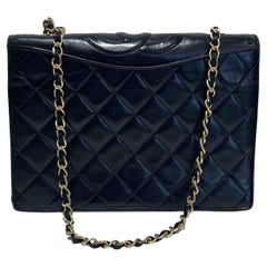 BEST STORE IN PARIS TO BUY USED CHANEL & LOUIS VUITTON DESIGNER BAGS - VALOIS  VINTAGE 