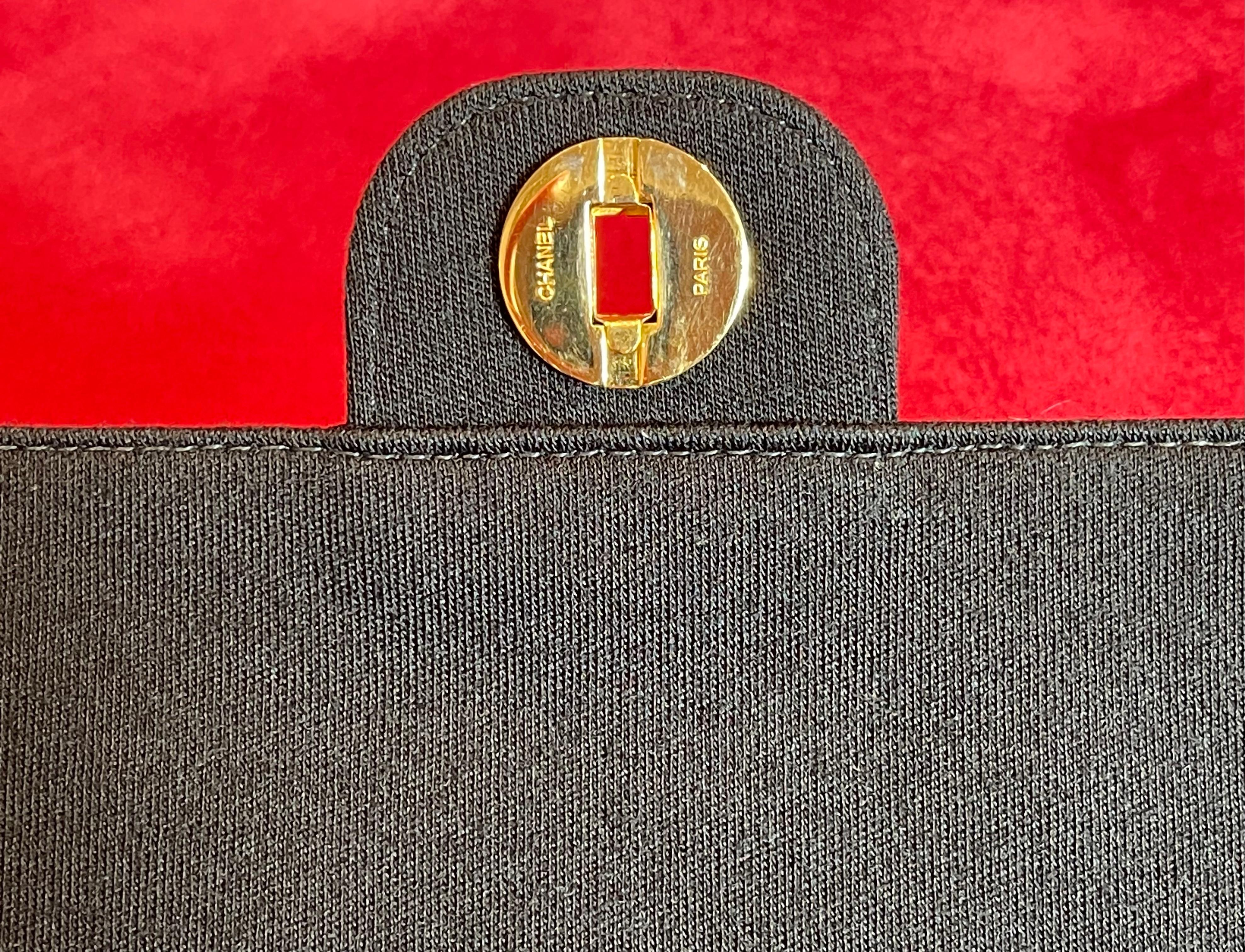 Chanel Vintage, Timeless Black Quilted Jersey Handbag In Good Condition In Beaune, FR