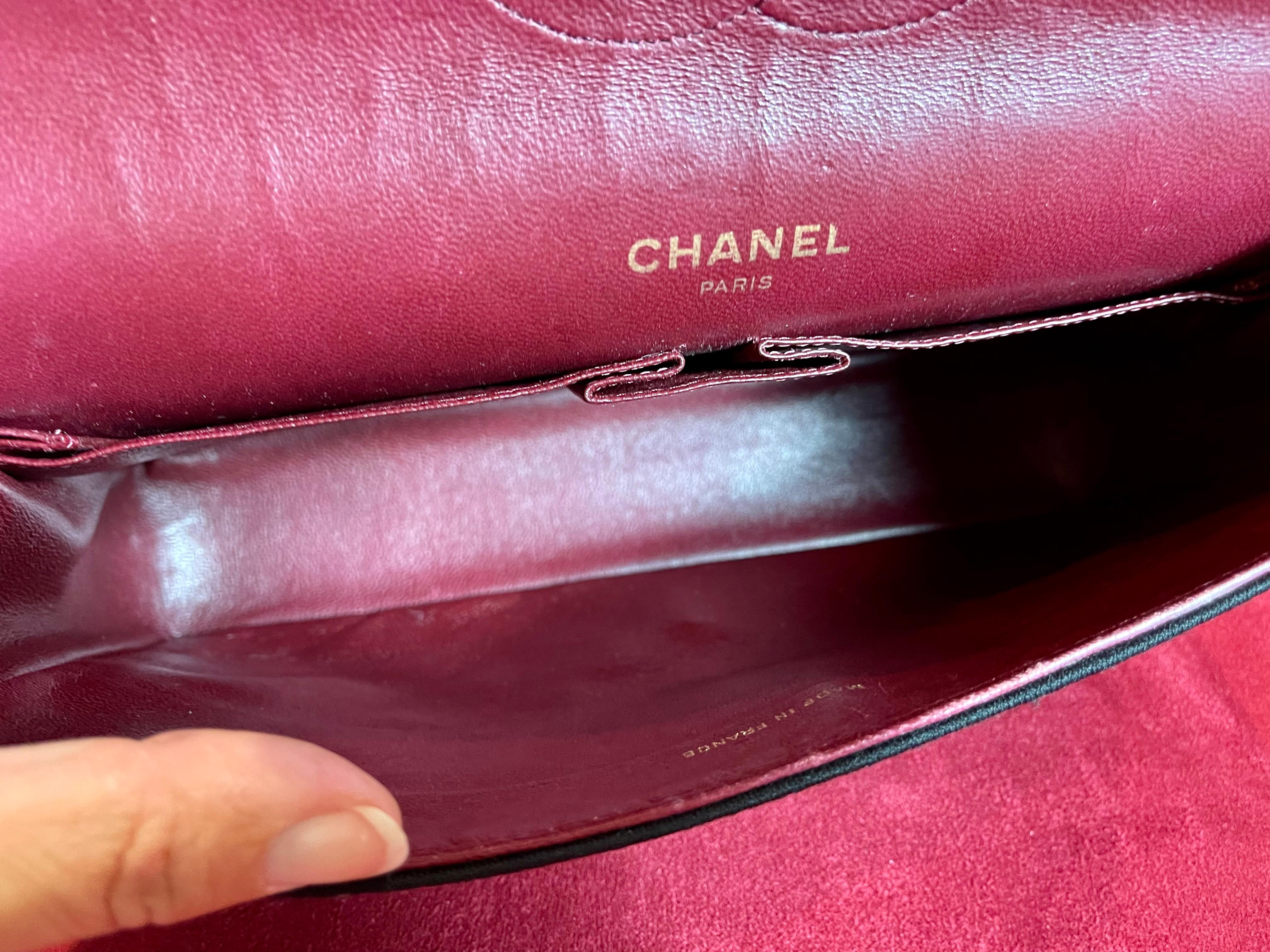 Chanel Vintage, Timeless Black Quilted Jersey Handbag 2