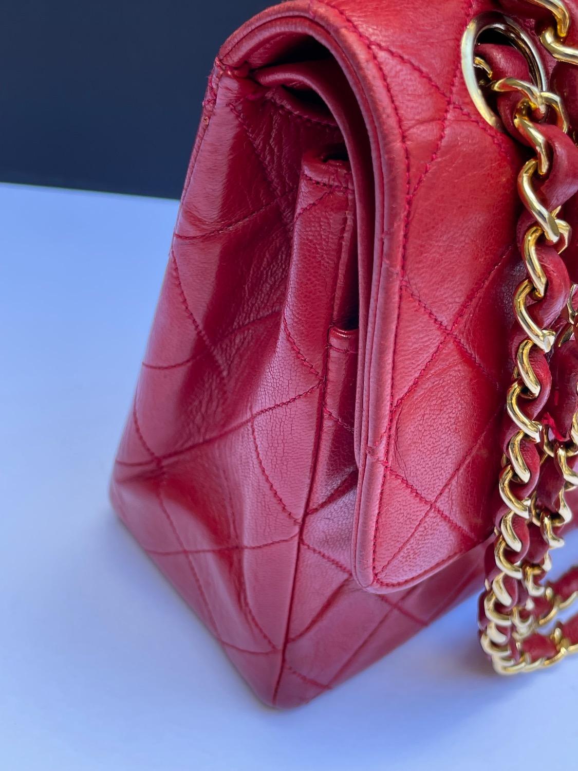 CHANEL Vintage Timeless Classic Red Quilted Double Flap Leather Bag 1985 bei 1stDibs