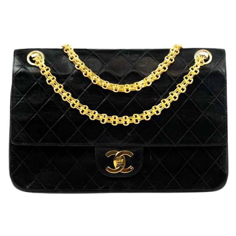 Chanel, Vintage Zeitlos in schwarzem Leder im Angebot