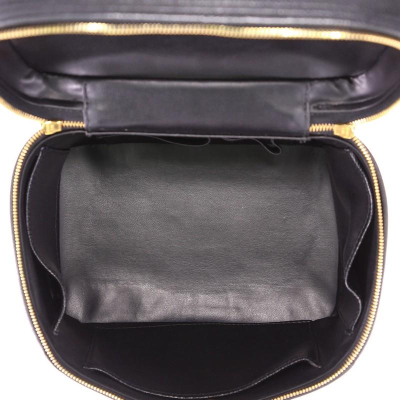 Chanel Vintage Timeless Vanity Case Caviar Small In Good Condition In NY, NY