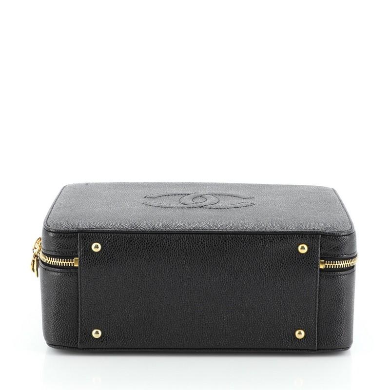 Chanel Vintage Timeless Zip Around Vanity Case Caviar Medium In Good Condition In NY, NY