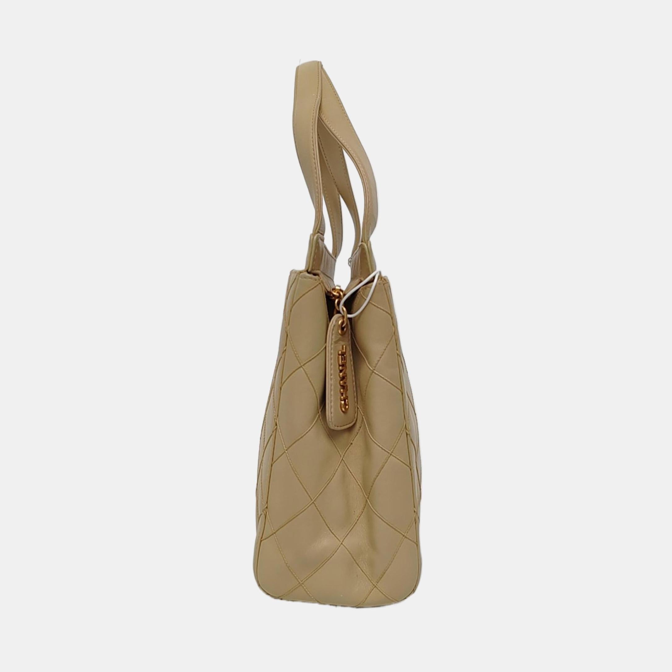 Chanel Vintage Top Handle Beige Lambskin Leather Handbag Pour femmes en vente
