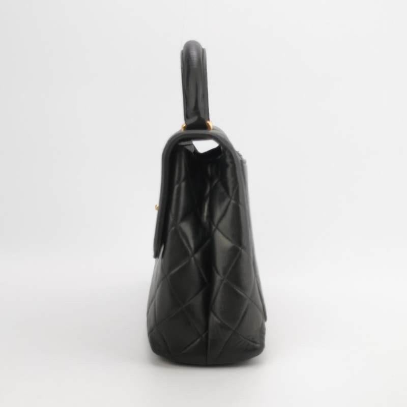 Chanel Vintage Top Handle Kelly Black Flap Bag lambskin leather 24k Gold HW In Good Condition For Sale In AUBERVILLIERS, FR
