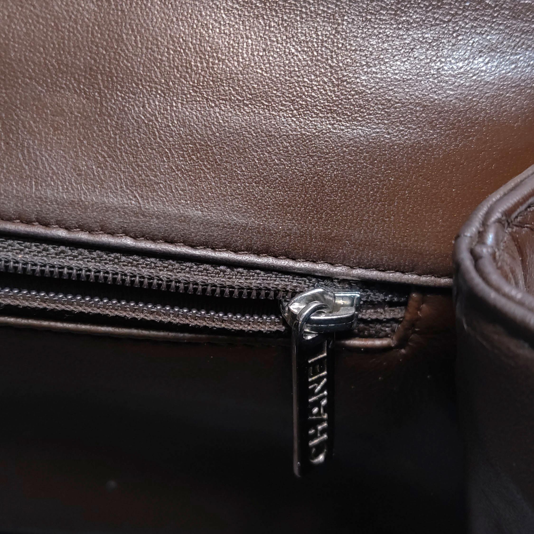 Chanel Vintage Top Handle Kelly Flap Bag Cuir d'agneau marron en vente 5