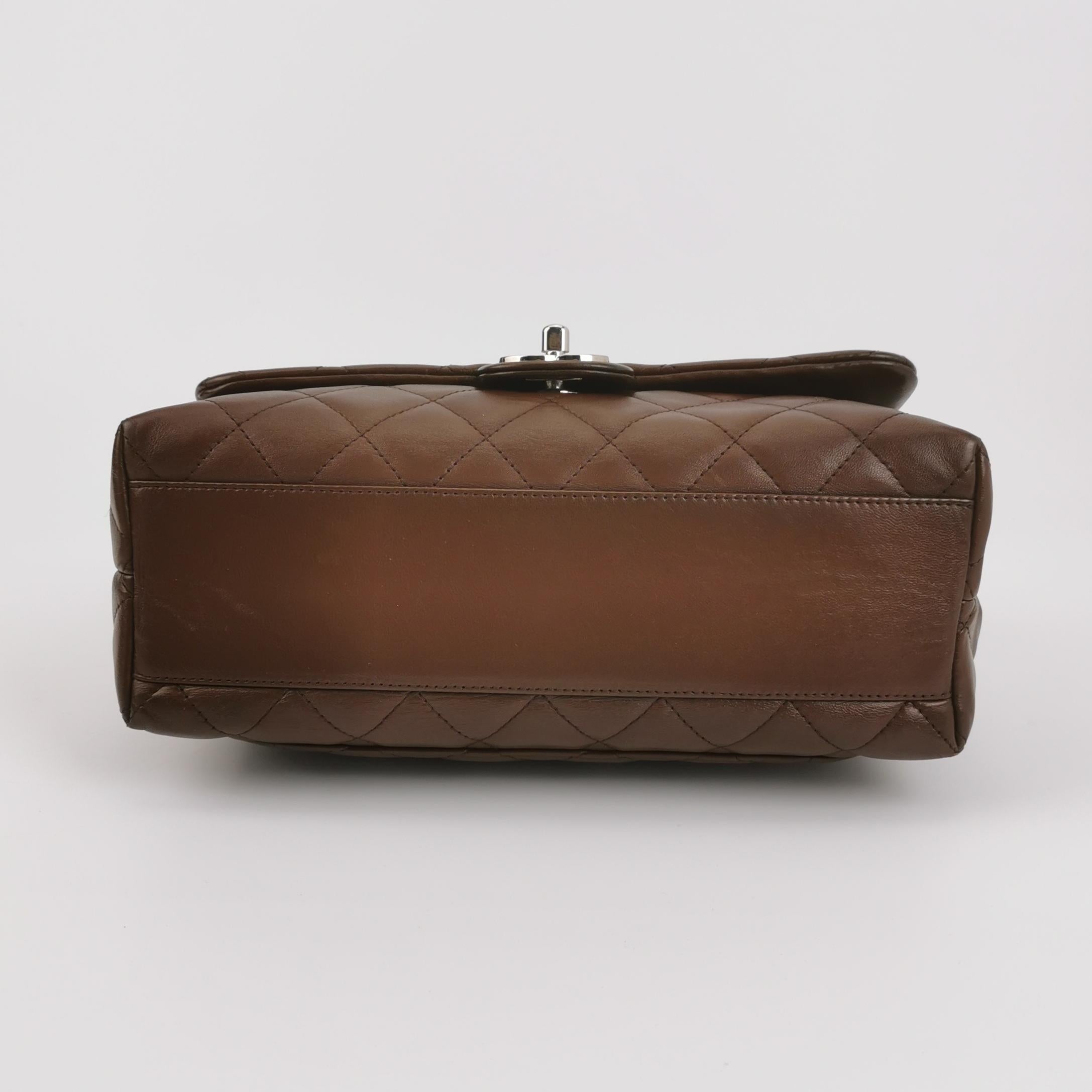 Chanel Vintage Top Handle Kelly Flap Bag Cuir d'agneau marron en vente 4