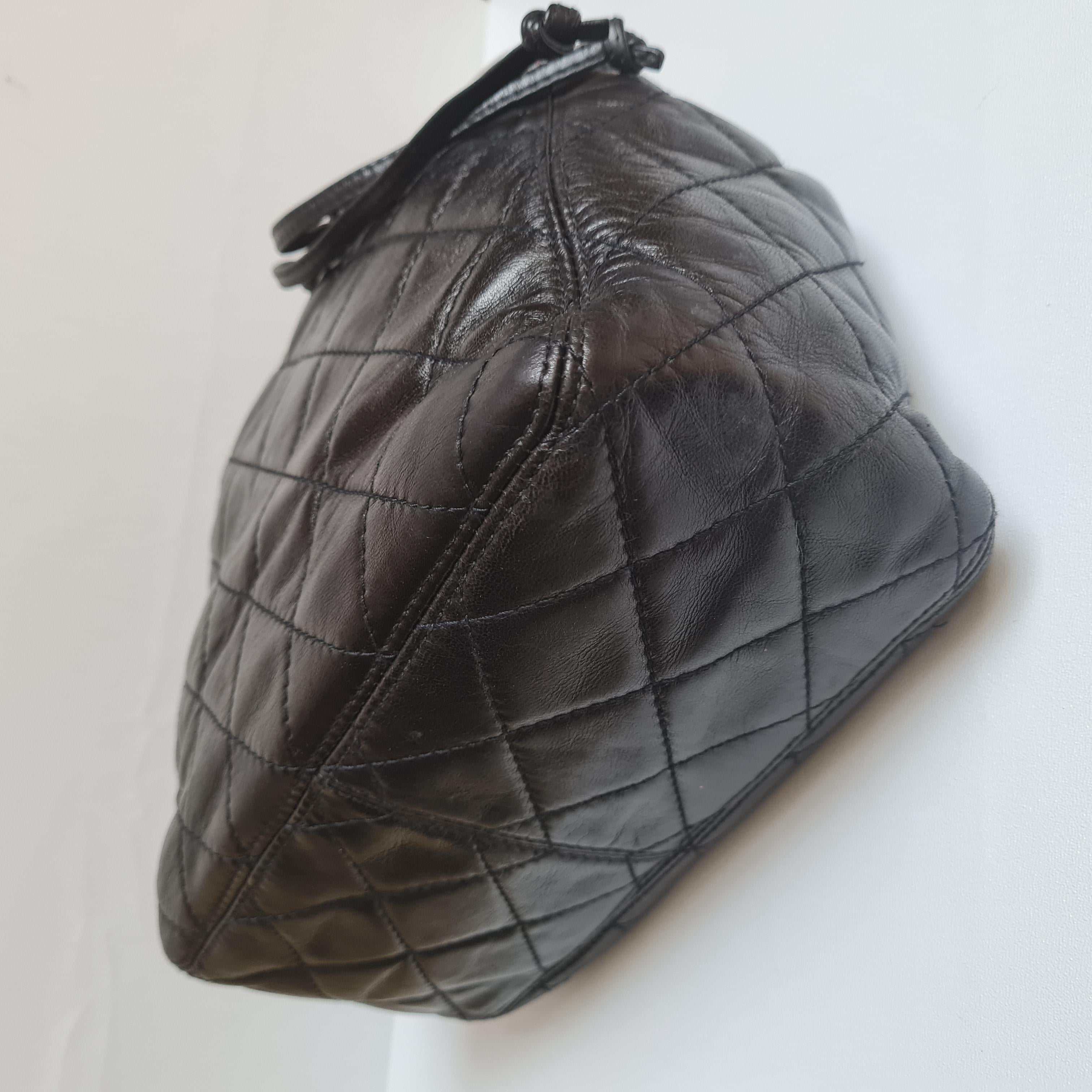 Chanel Vintage Tortoise Shell Handle Bucket Bag 8
