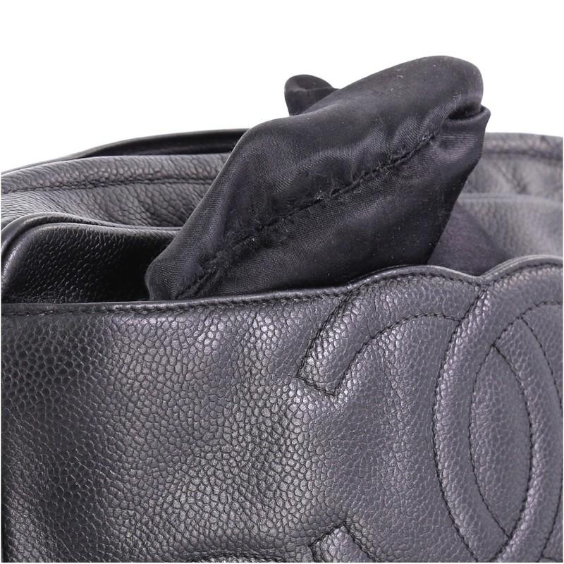 Women's or Men's Chanel Vintage Triple CC Camera Shoulder Bag Caviar Medium