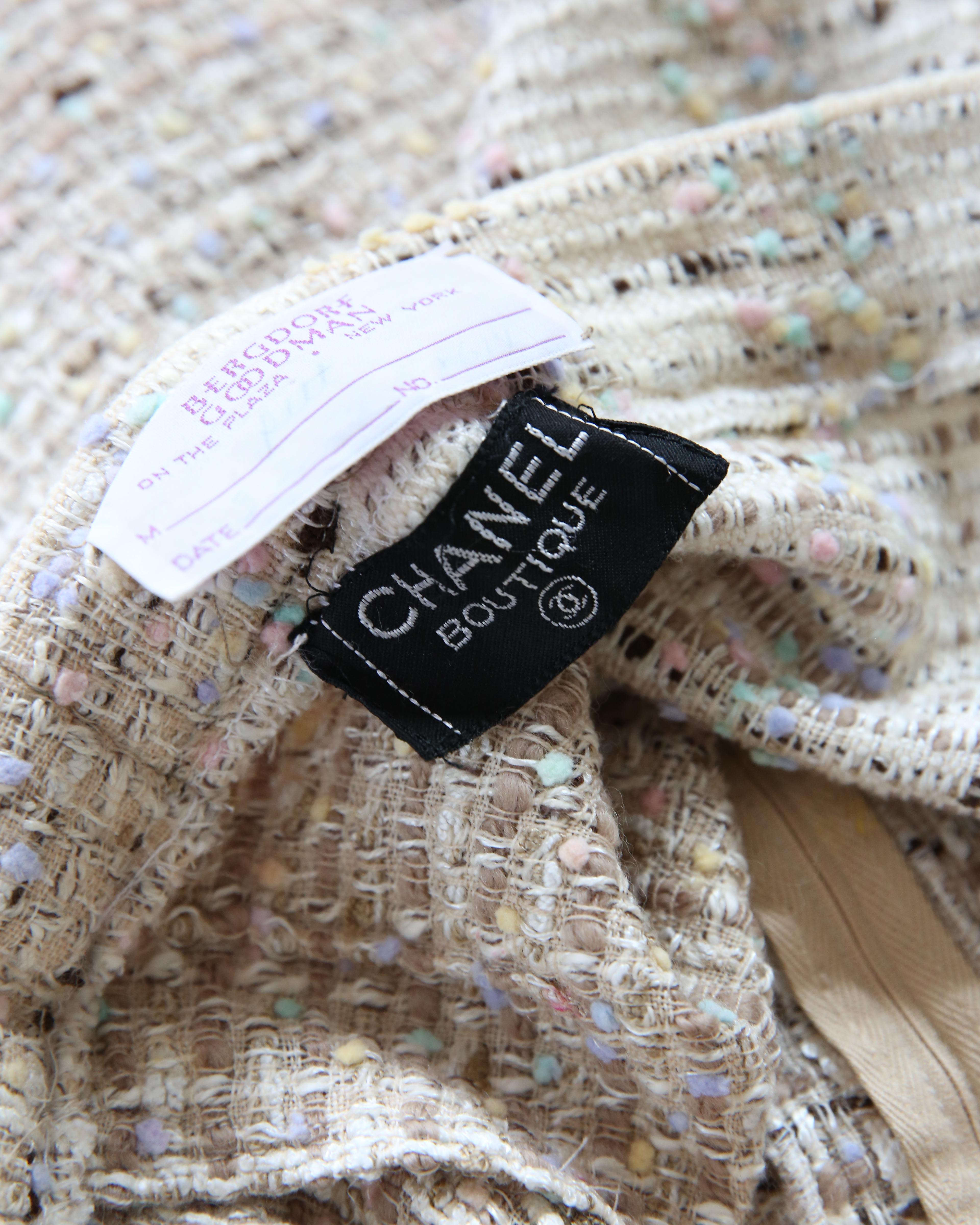 Chanel vintage tweed beige, ivory, pink, lilac, yellow, logo fitted mini skirt For Sale 2