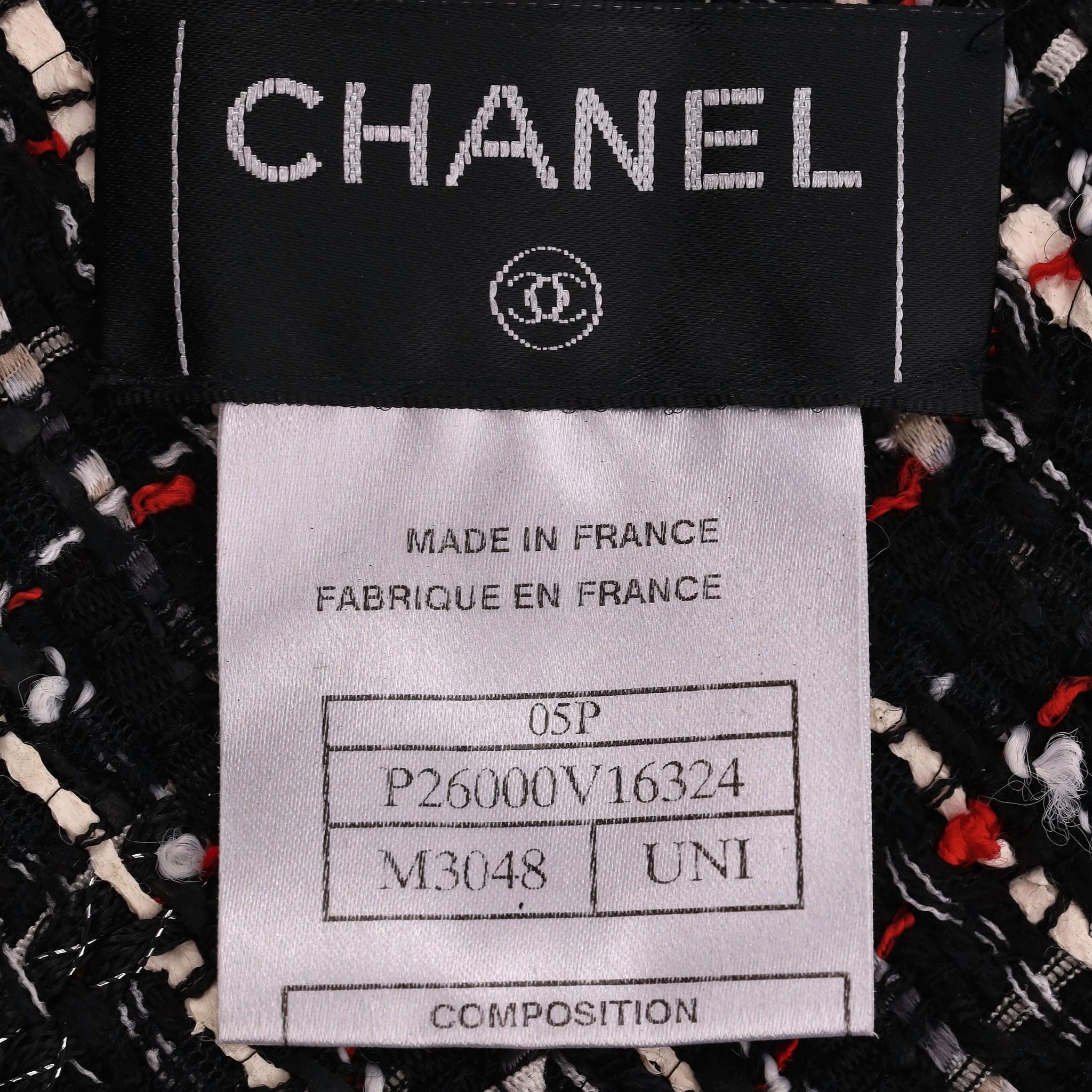 Chanel Vintage Tweed Jacket With Matching Tie For Sale 4