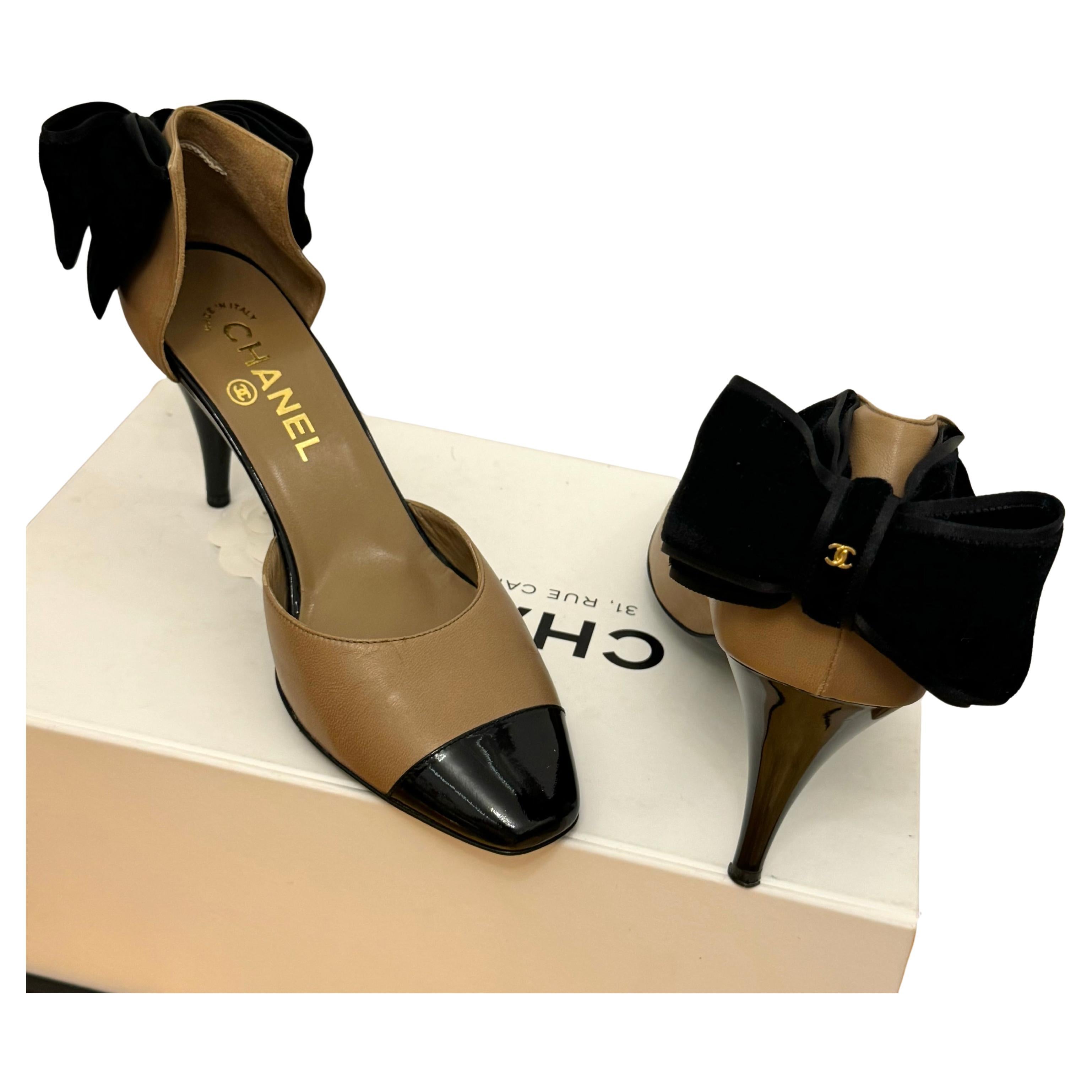 Chanel Vintage zwei Ton Samt Seide Schleife Band Logo Schuhe im Angebot