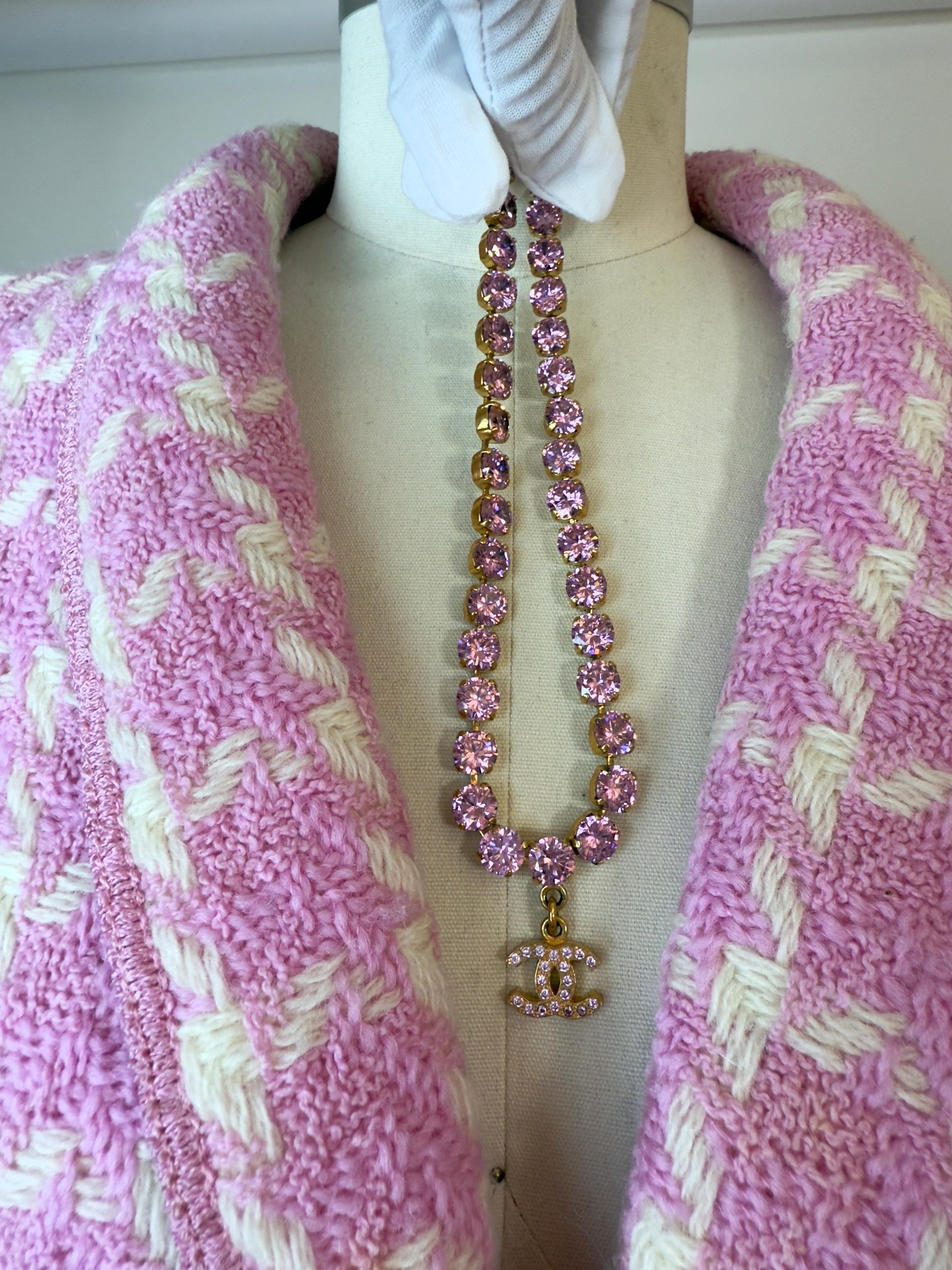 Chanel Vintage Ultra Rare 95P Rose Barbie Choker Excellent état - En vente à San Francisco, CA