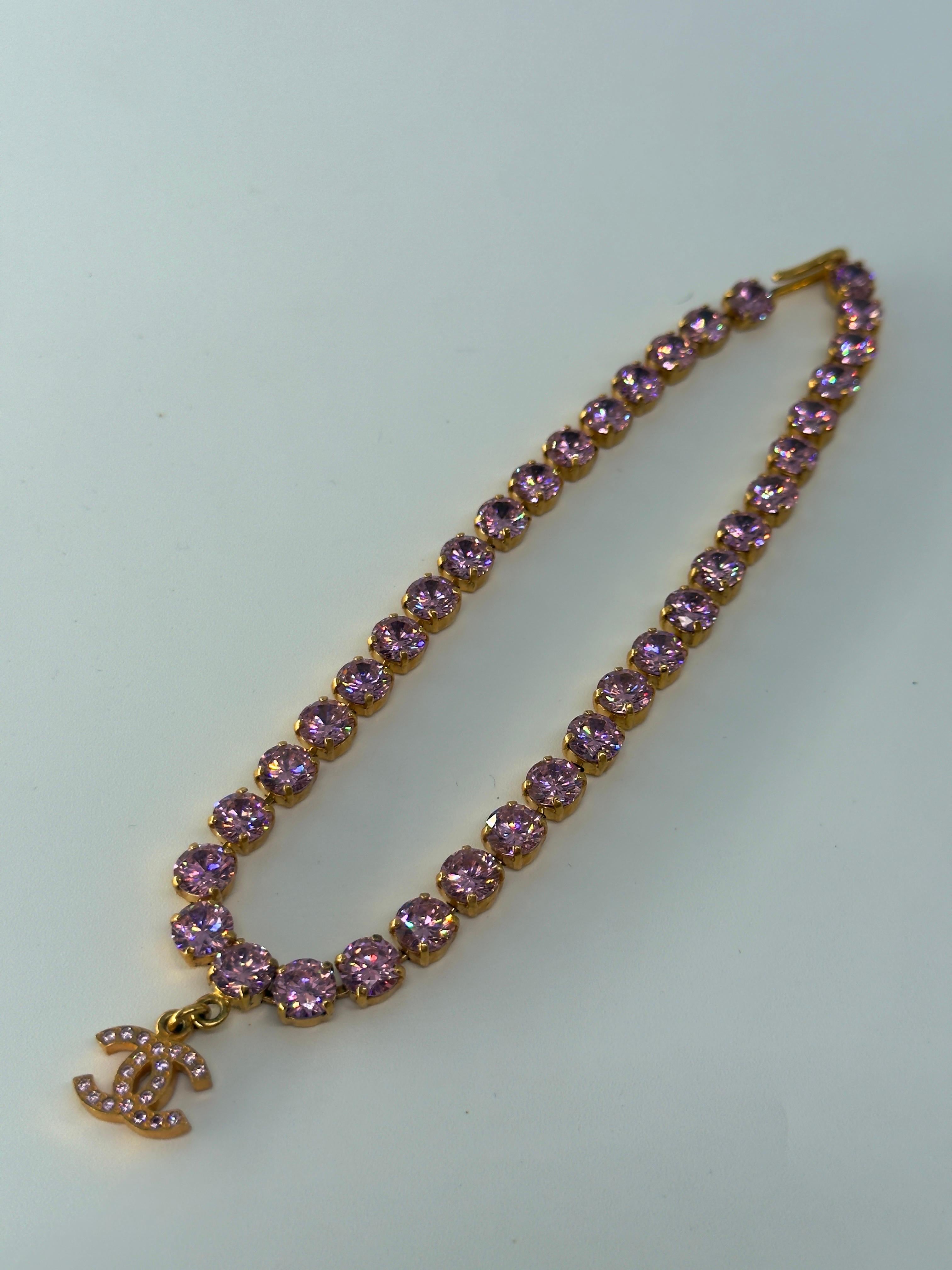 Chanel Vintage Ultra Rare 95P Rose Barbie Choker Unisexe en vente