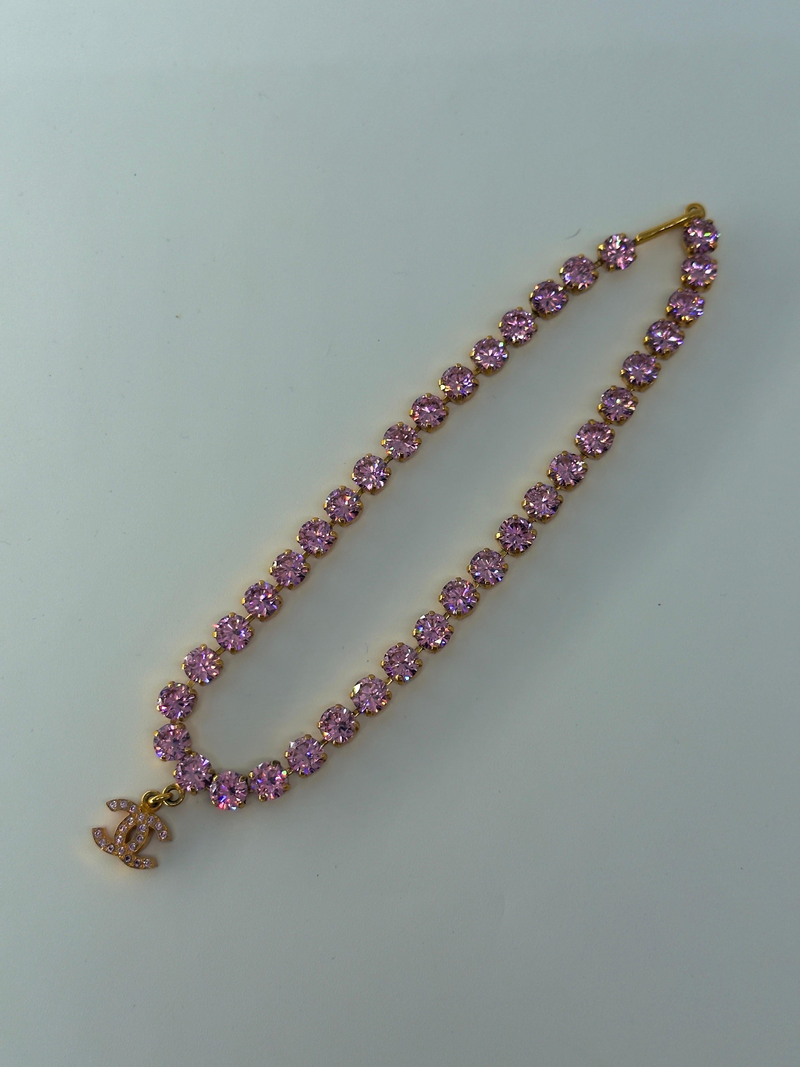 Chanel Vintage Ultra Rare 95P Rose Barbie Choker en vente 1