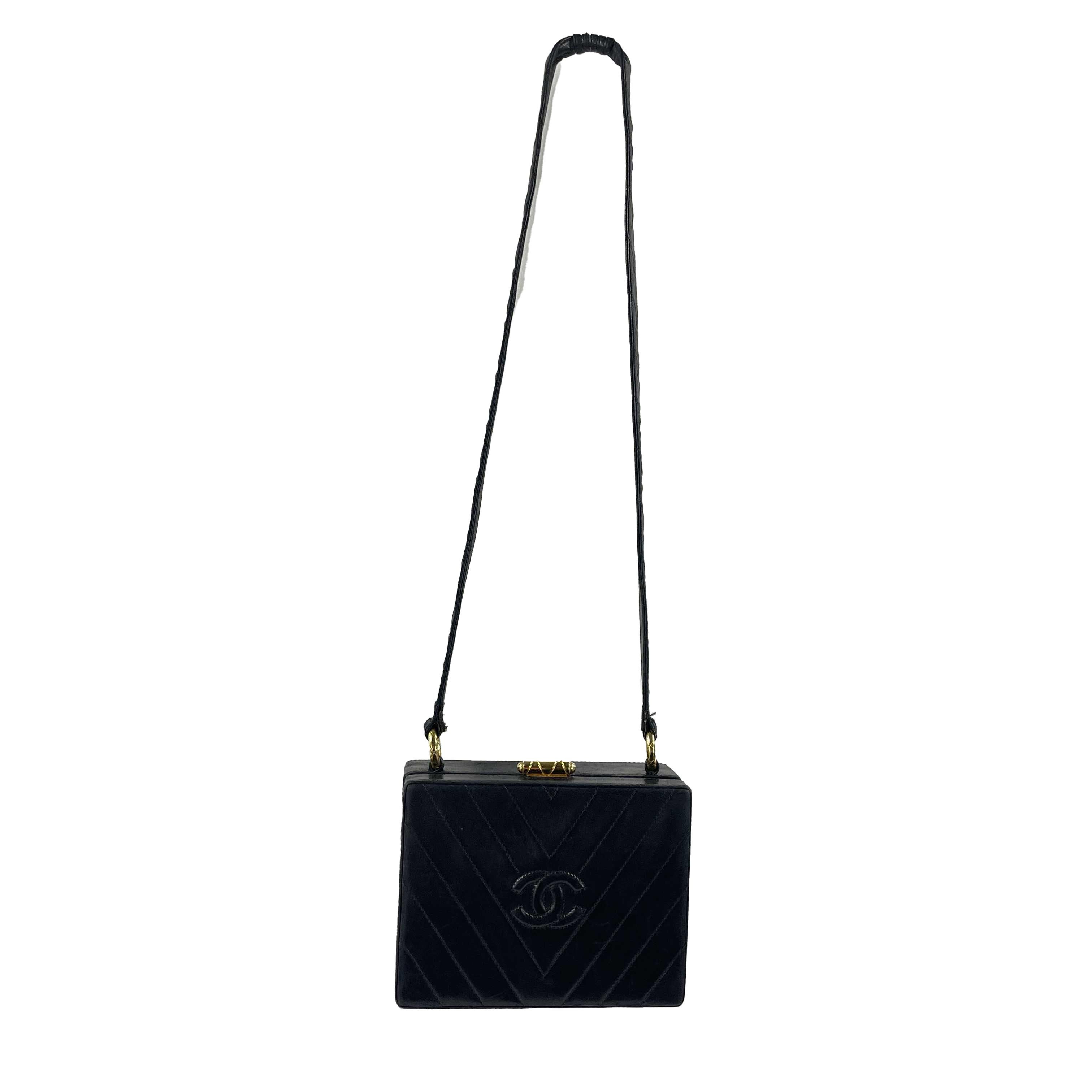 CHANEL Vintage V-Stitched Black CC Leather Box Shoulder Bag / Crossbody 1