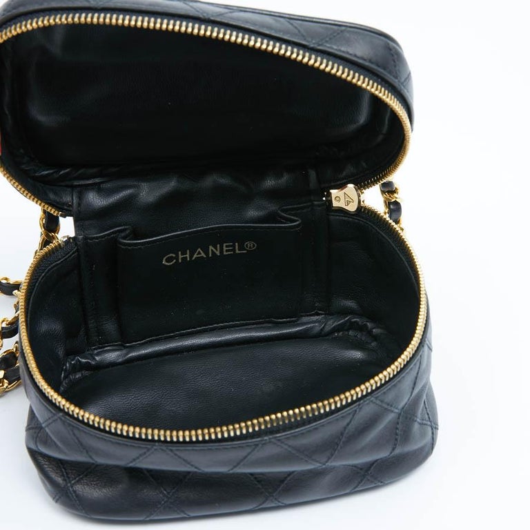 CHANEL Vintage Vanity Case Black Leather Bag For Sale at 1stdibs