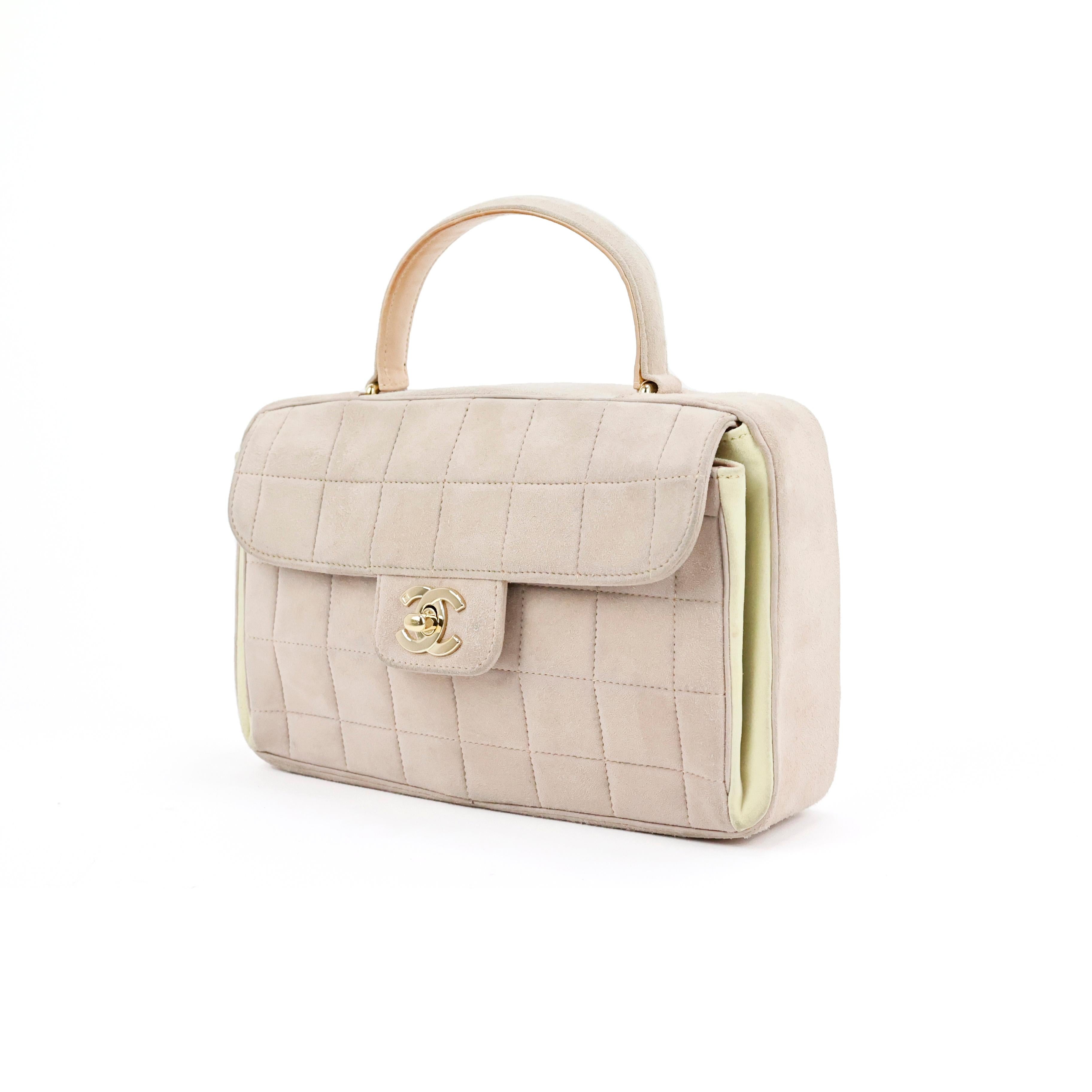 Chanel Vintage Vanity Case / Cocco Handle suede Bag For Sale 5