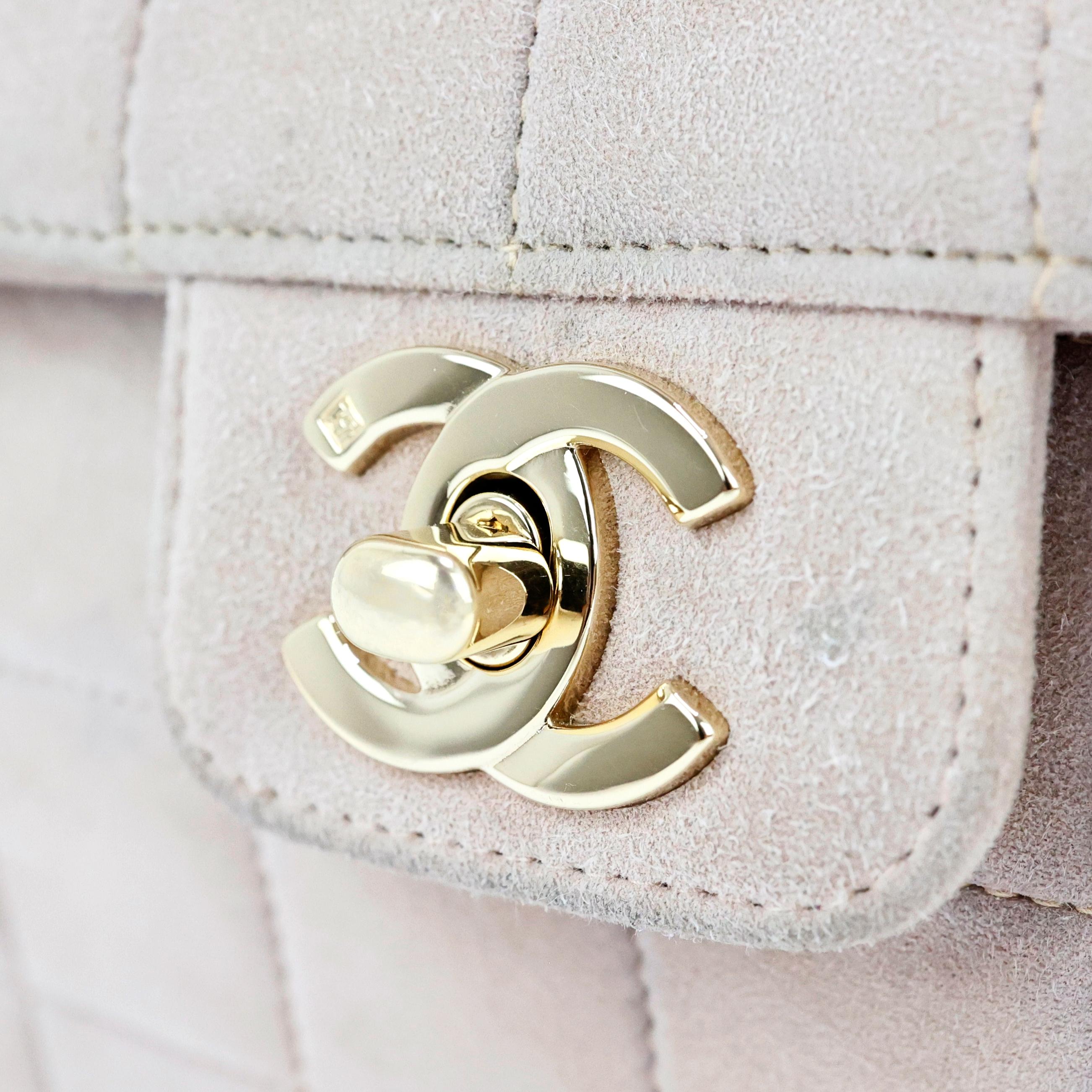 Beige Chanel Vanity Case / Sac à main en daim vintage Cocco en vente