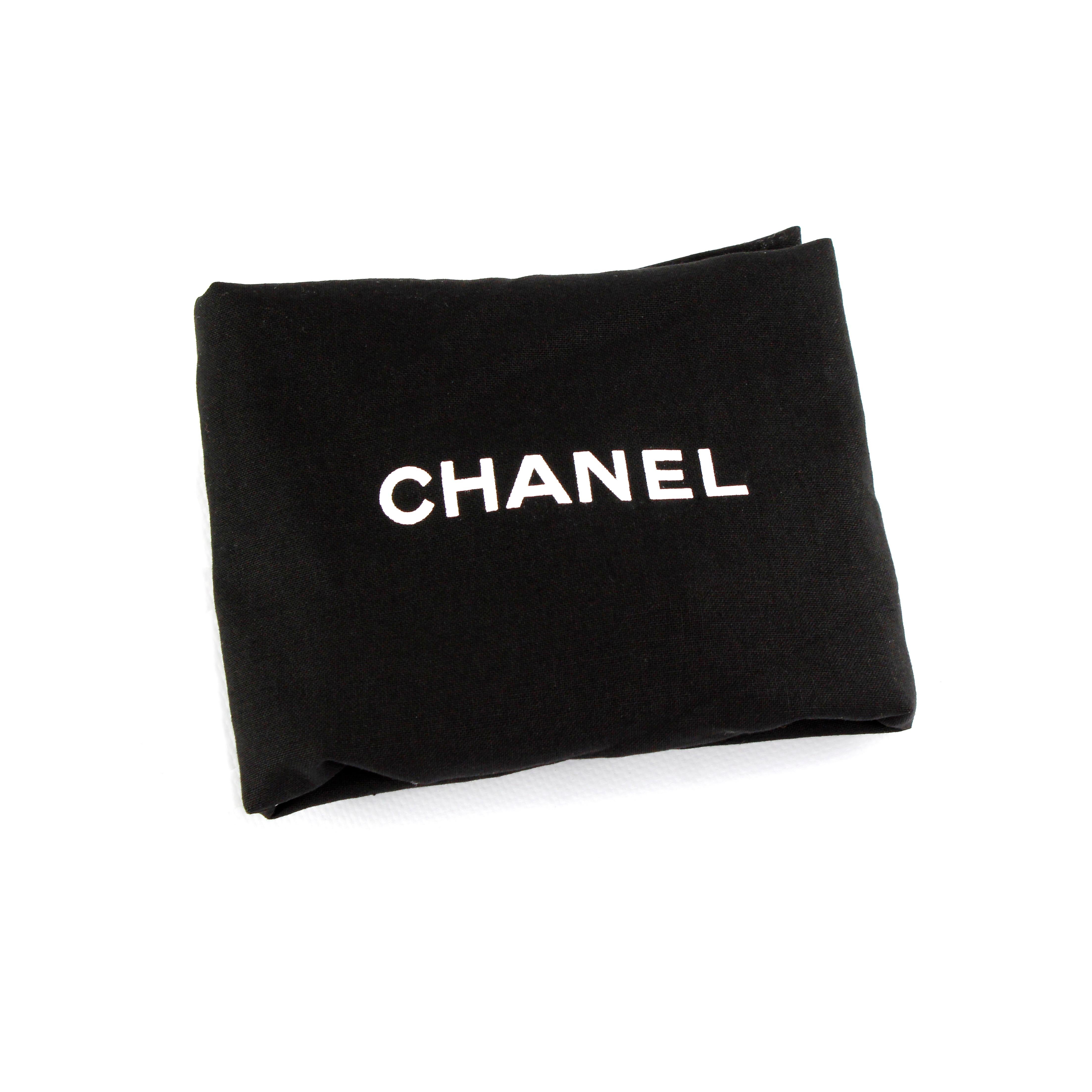 Chanel Vintage Vanity Case / Cocco Handle suede Bag For Sale 4