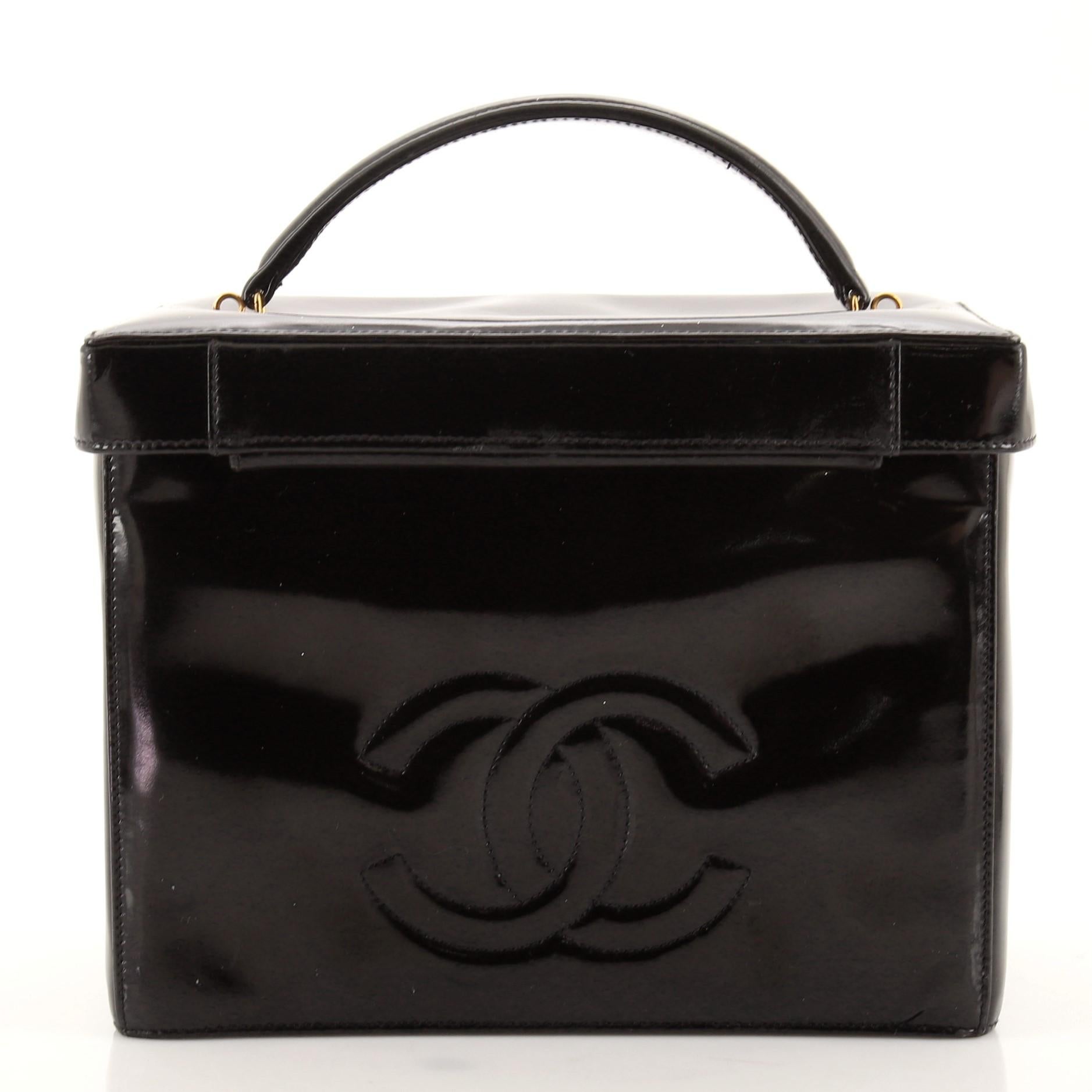Chanel Vintage Vanity Case Patent Small In Good Condition In NY, NY