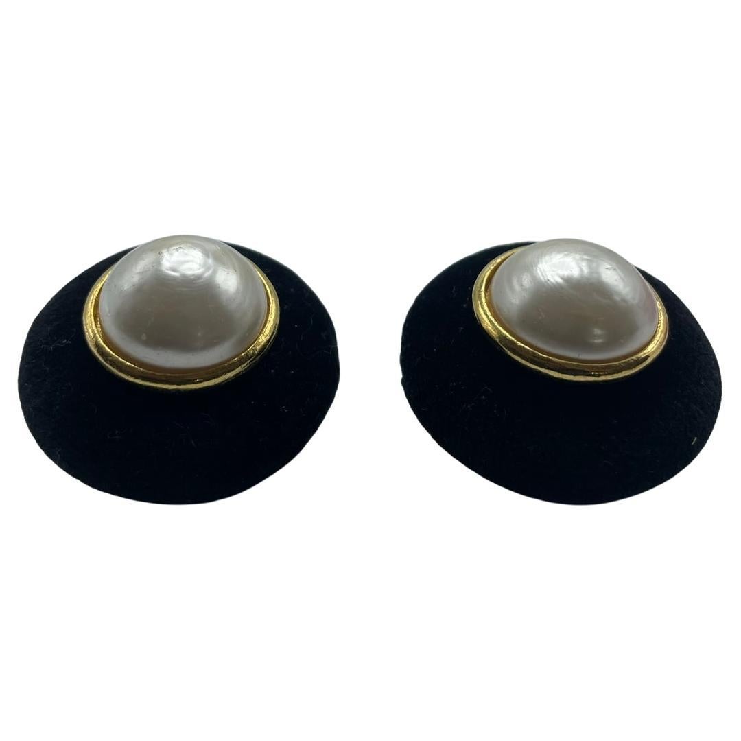 Chanel Vintage Velvet Clip-On Earrings For Sale 2