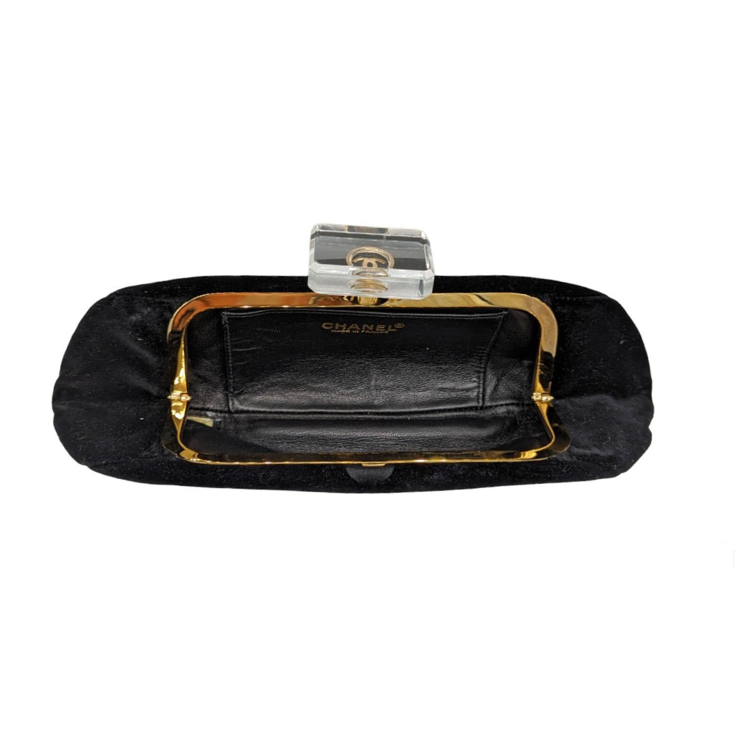 Chanel Vintage Samt Gold Plexiglas Kiss-Lock Rahmen Clutch im Angebot 2