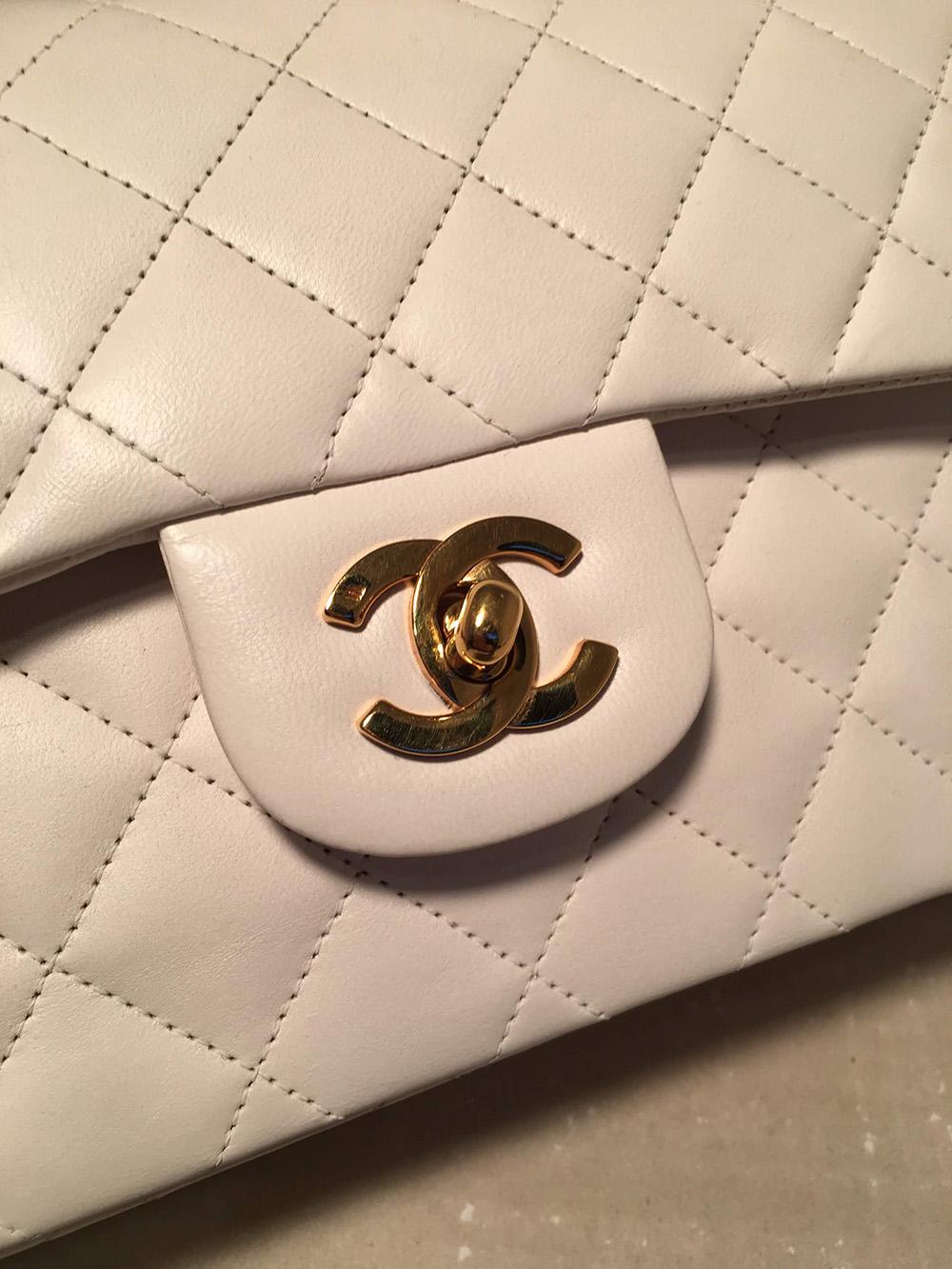 Women's Chanel Vintage White 9 inch 2.55 Double Flap Classic Shoulder Bag