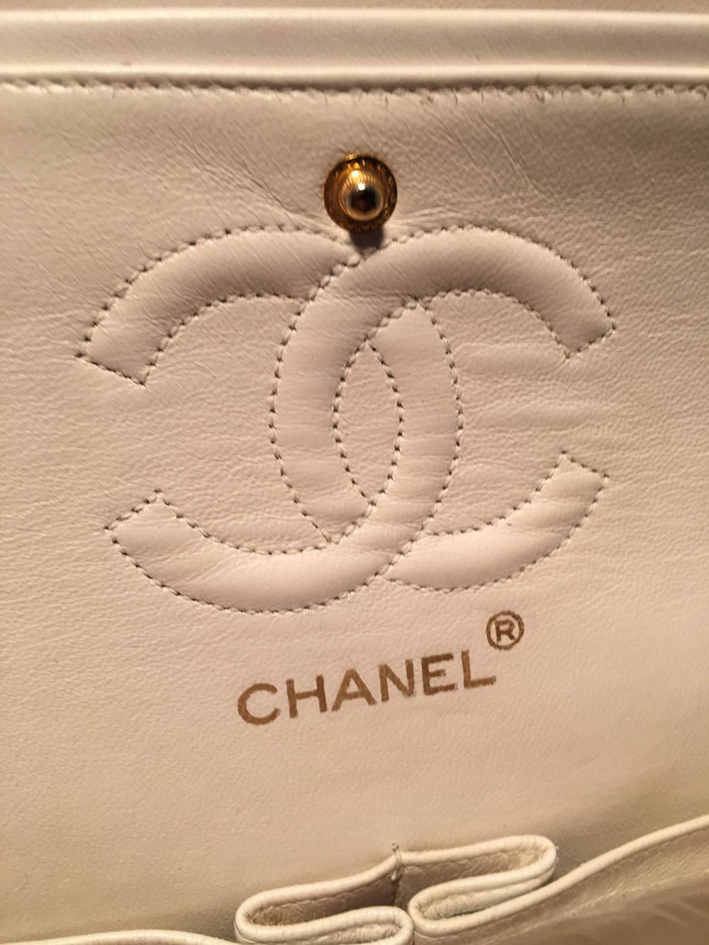Chanel Vintage White 9 inch 2.55 Double Flap Classic Shoulder Bag 4