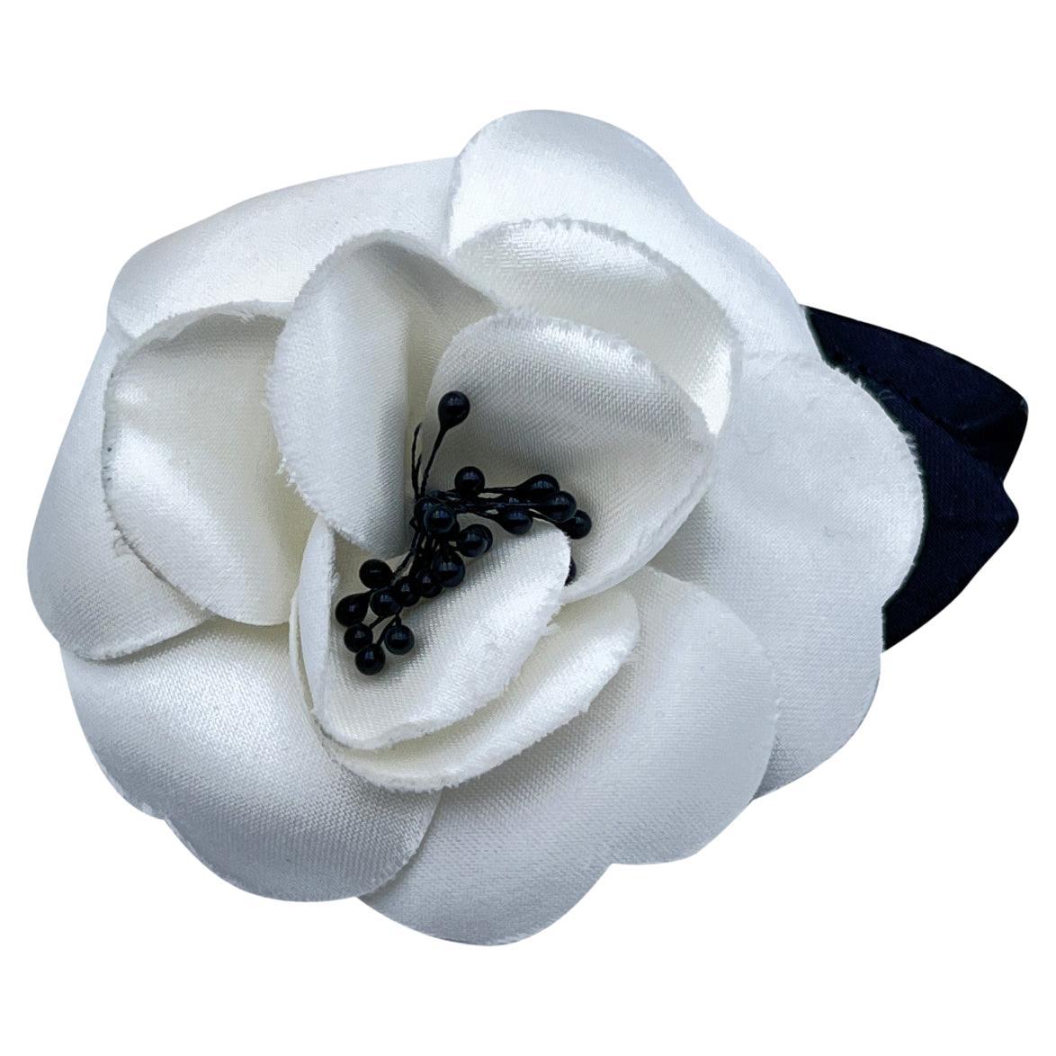 Chanel Vintage White and Black Silk Camelia Camellia Flower Pin Brooch For  Sale at 1stDibs