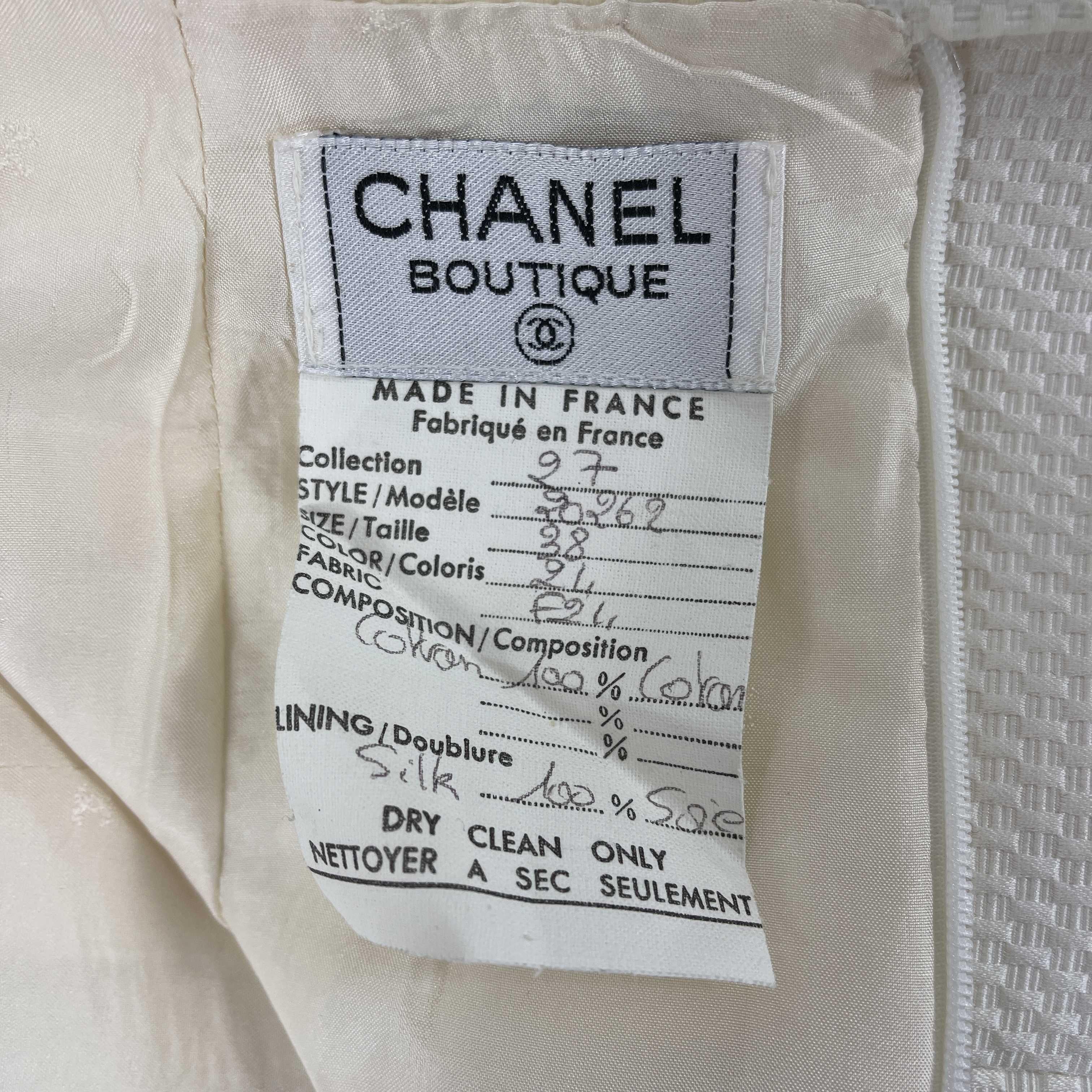 CHANEL- Vintage White CC Suit Jacket and Skirt Set Size 38 US 6 80s 90s In Excellent Condition In Sanford, FL
