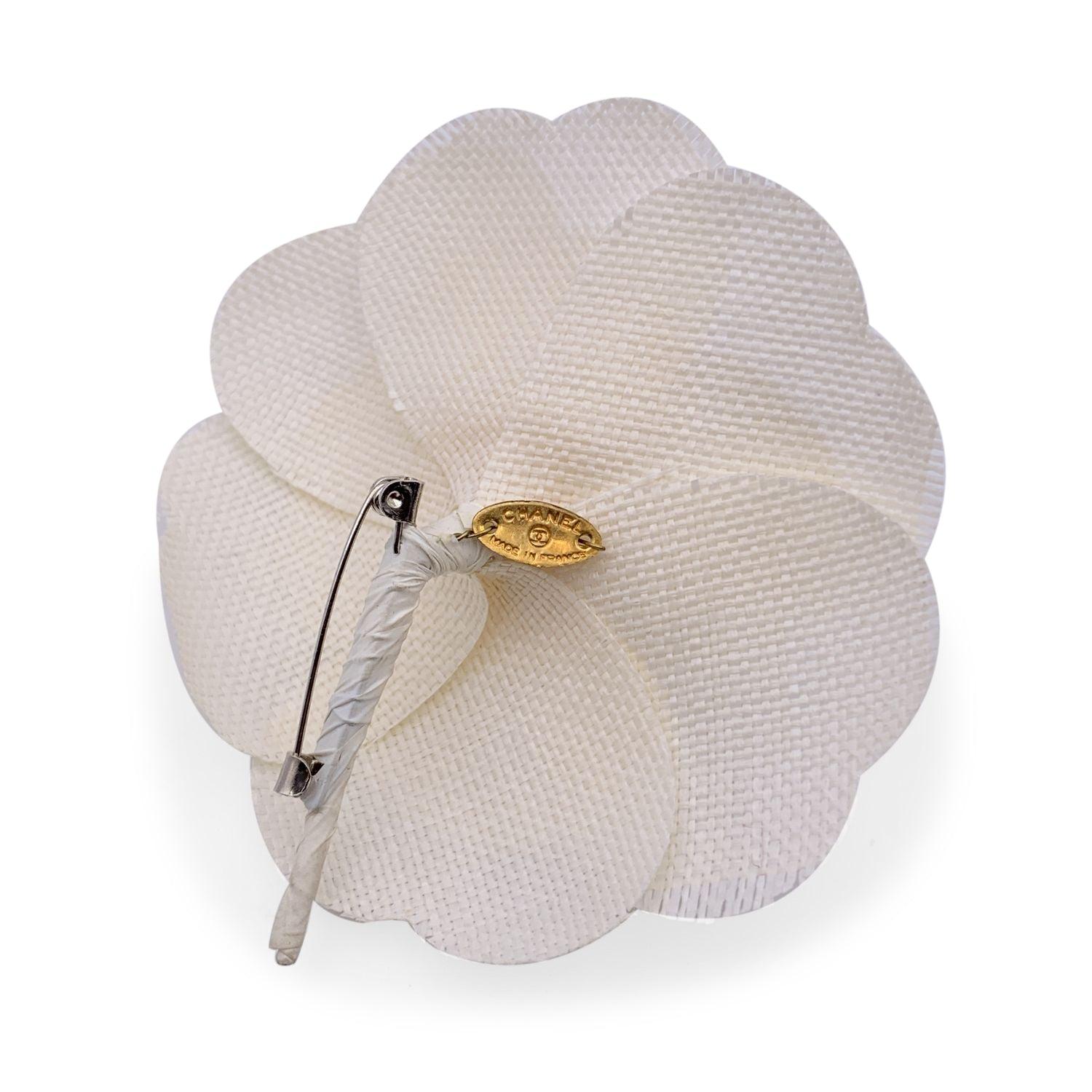 Chanel Vintage White Fabric Flower Brooch Pin Camelia Camellia In Excellent Condition In Rome, Rome