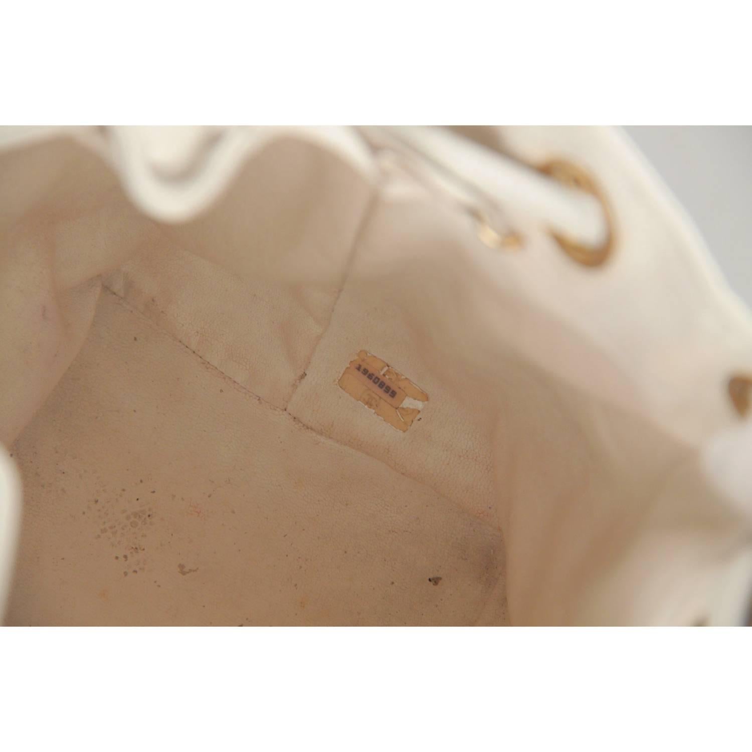 CHANEL Vintage White Leather DRAWSTRING BAG with CC LOGO 3