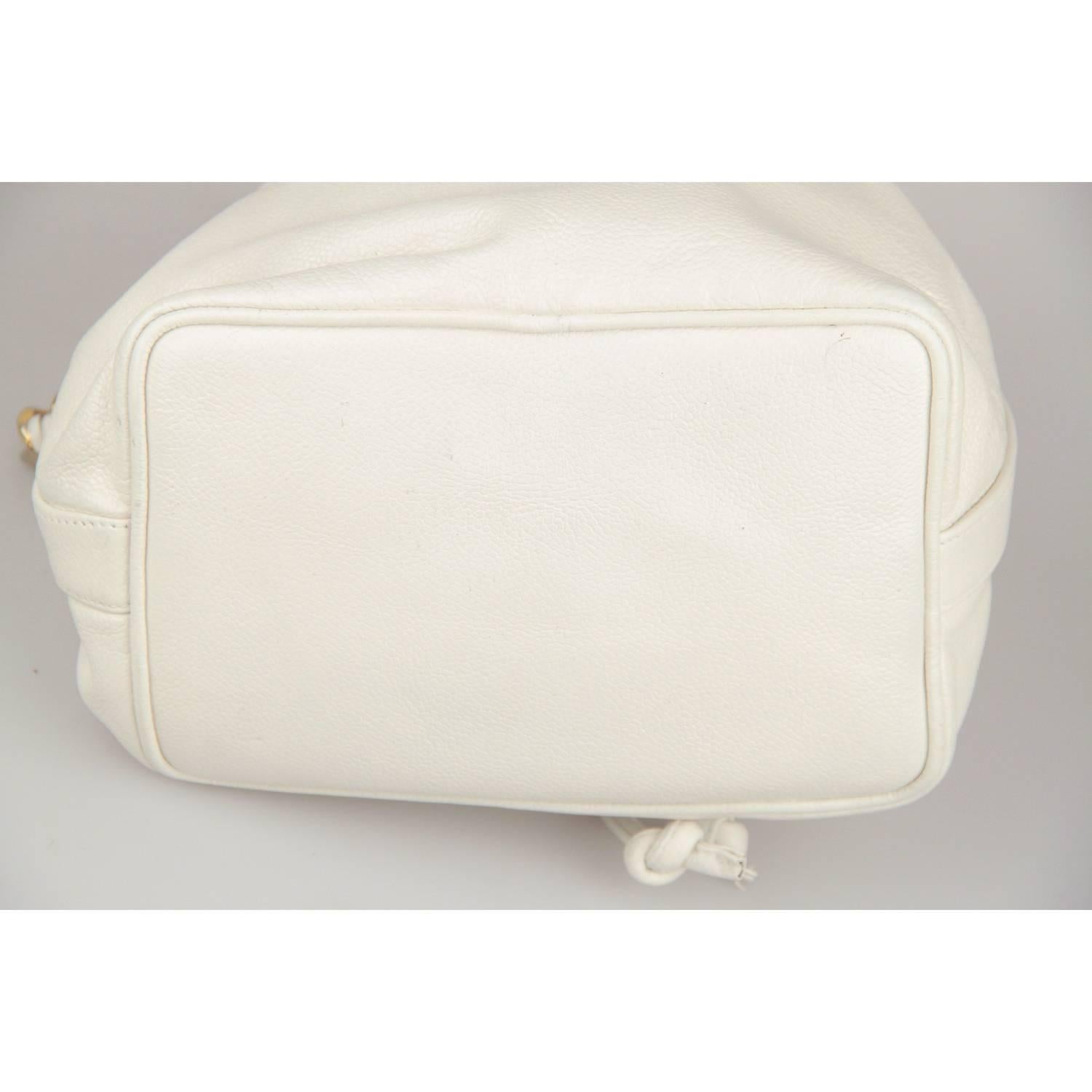 Women's CHANEL Vintage White Leather DRAWSTRING BAG with CC LOGO