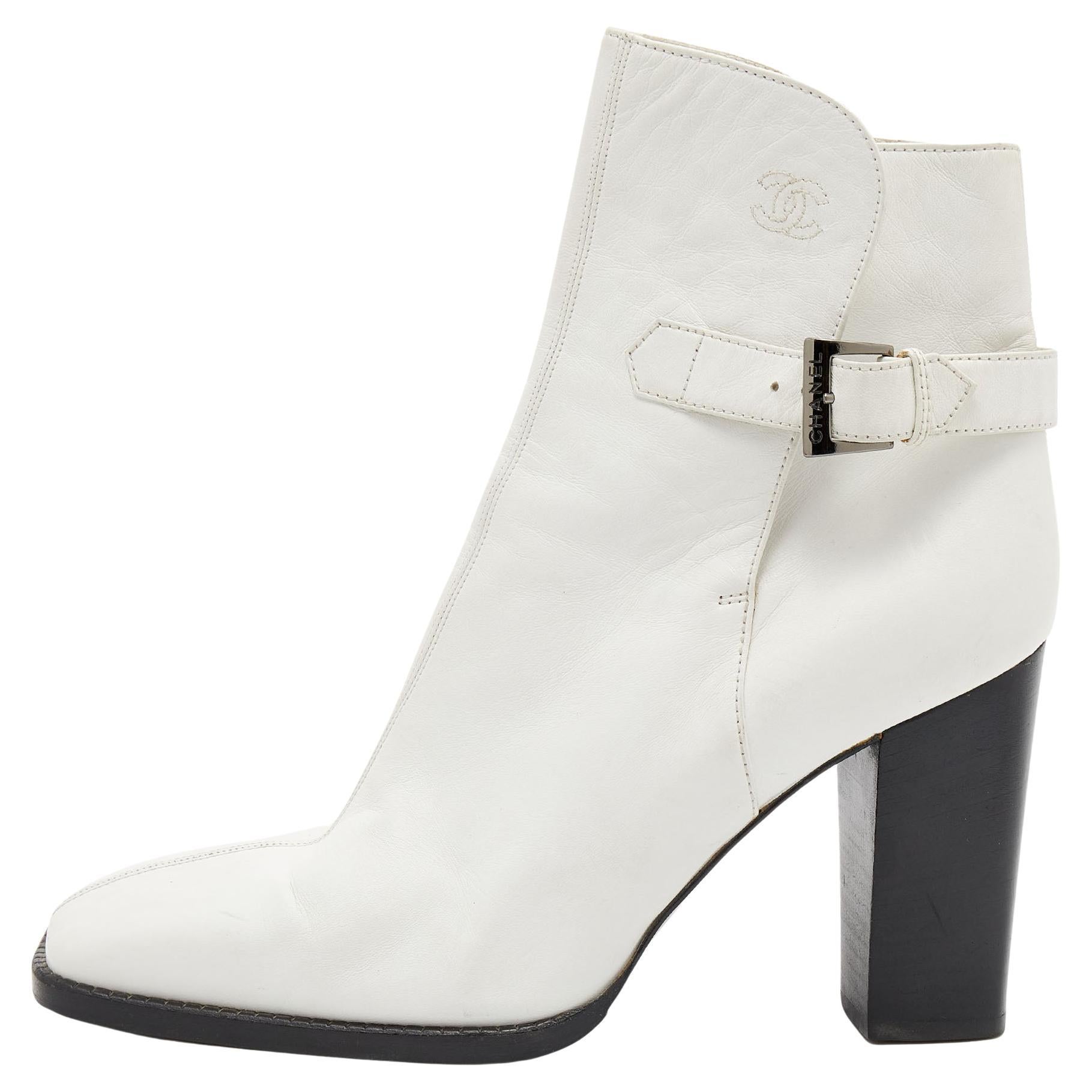 Chanel Vintage White Leather Square Toe Ankle Length Boots Size 39.5 For  Sale at 1stDibs