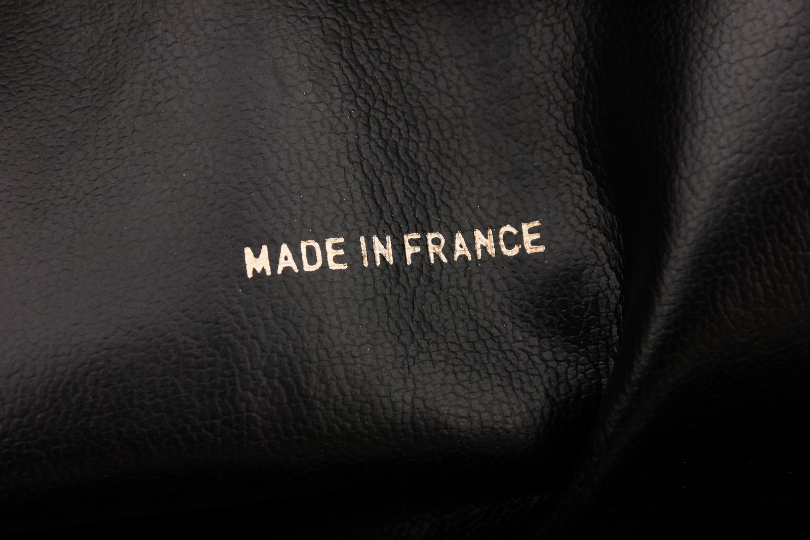 Chanel Vintage White Quilted Leather Black Logo Duffle Bag In Good Condition In Irvine, CA