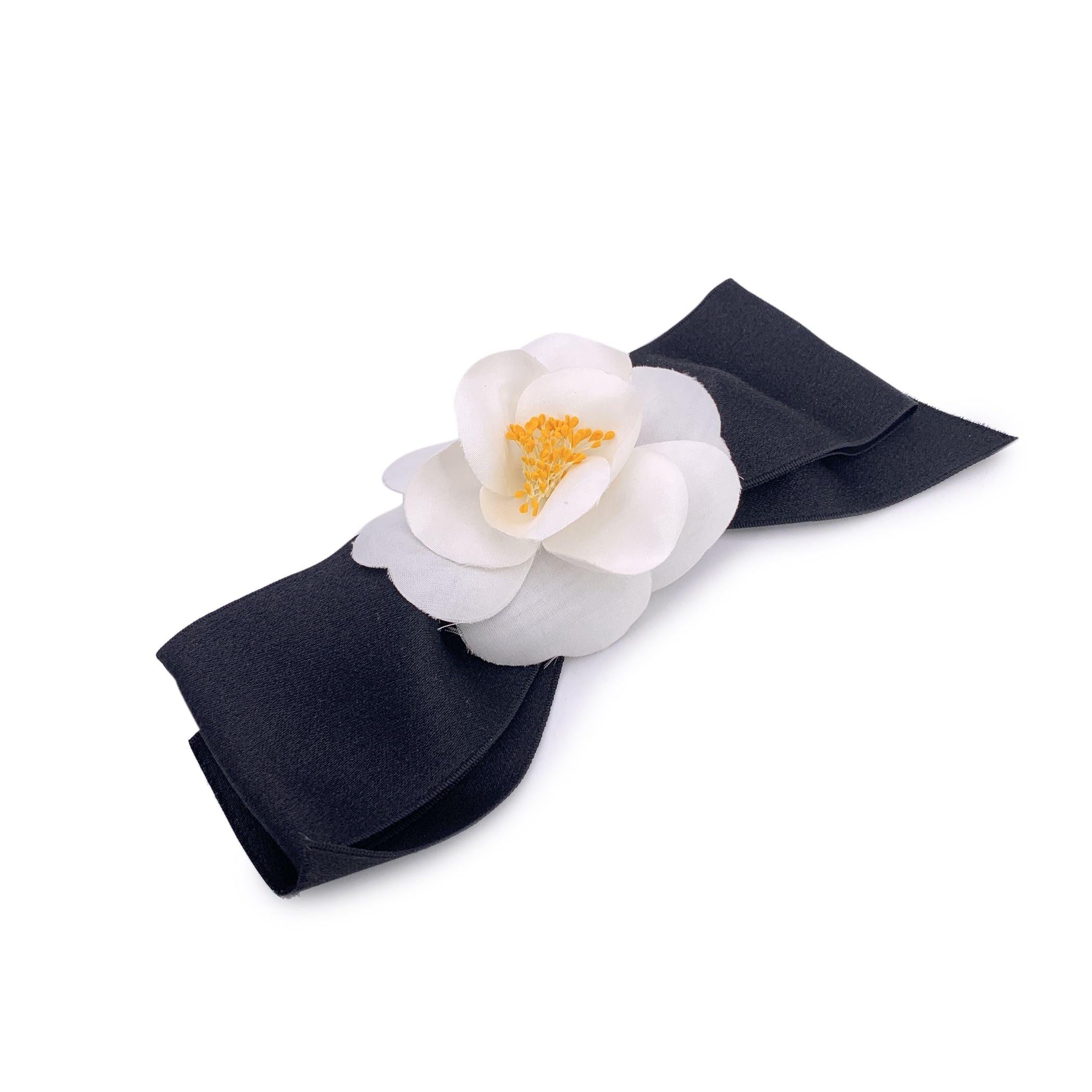 Women's Chanel Vintage White Silk Black Satin Bow Camellia Camelia Brooch For Sale