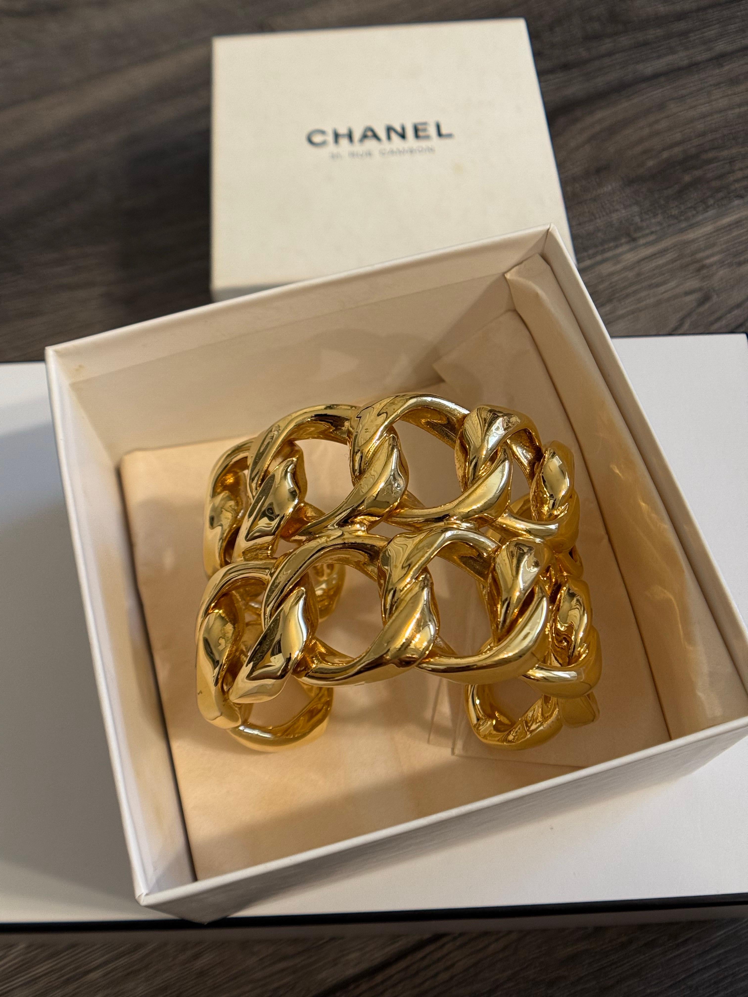 da uomo o donna Bracciale Chanel vintage a maglie larghe in oro A Link in vendita