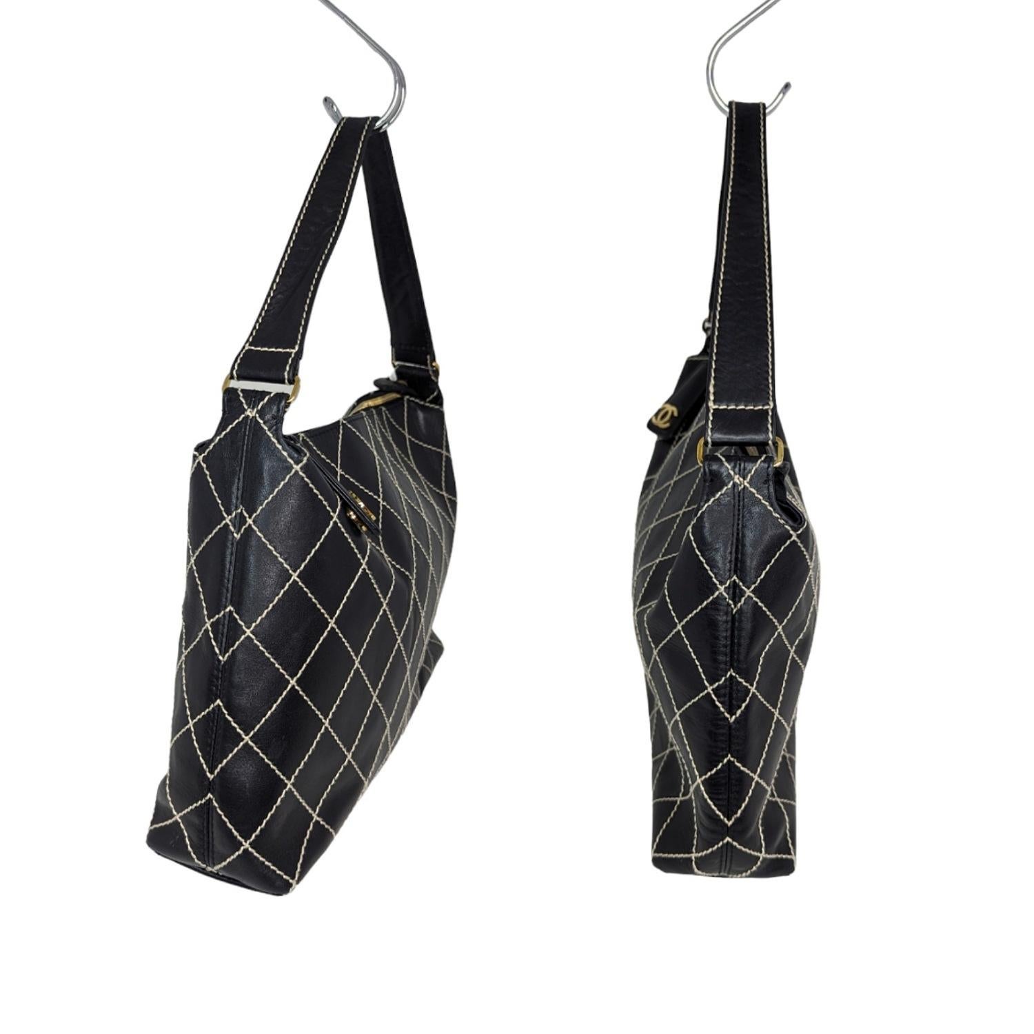 Women's Chanel Vintage Wild Stitch Surpique Hobo Shoulder Bag