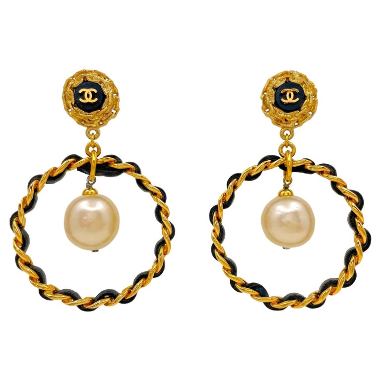 Chanel Vintage Woven Chain Collection 27 Pearl Drop Hoop Earrings 65928 For  Sale at 1stDibs