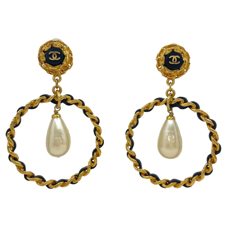 Chanel Vintage Woven Chain Collection 27 Pearl Teardrop Hoop Earrings 65931  For Sale at 1stDibs