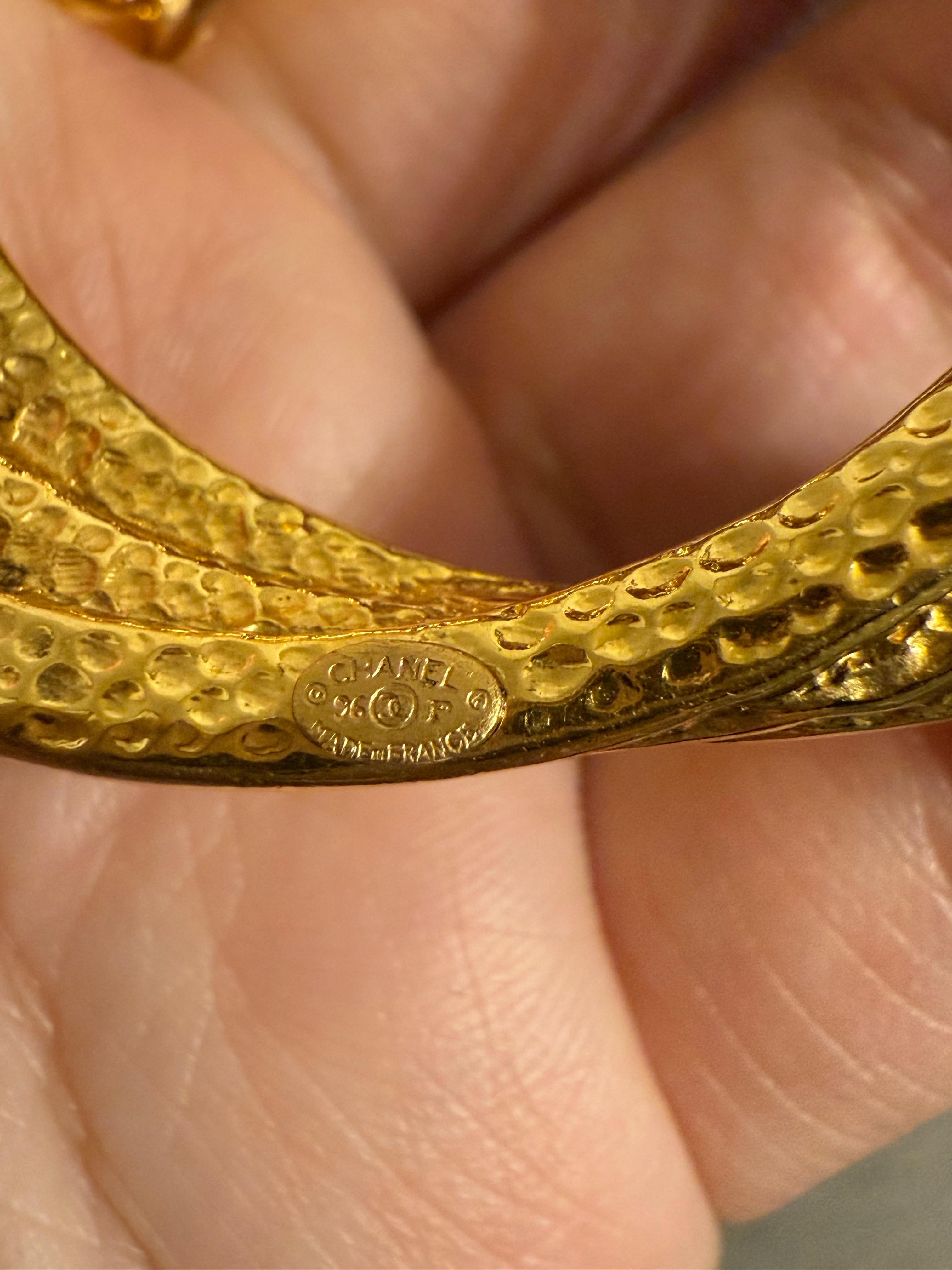 CHANEL Collar Cadena Colgante Círculo CC Oro Vintage XL en venta 3