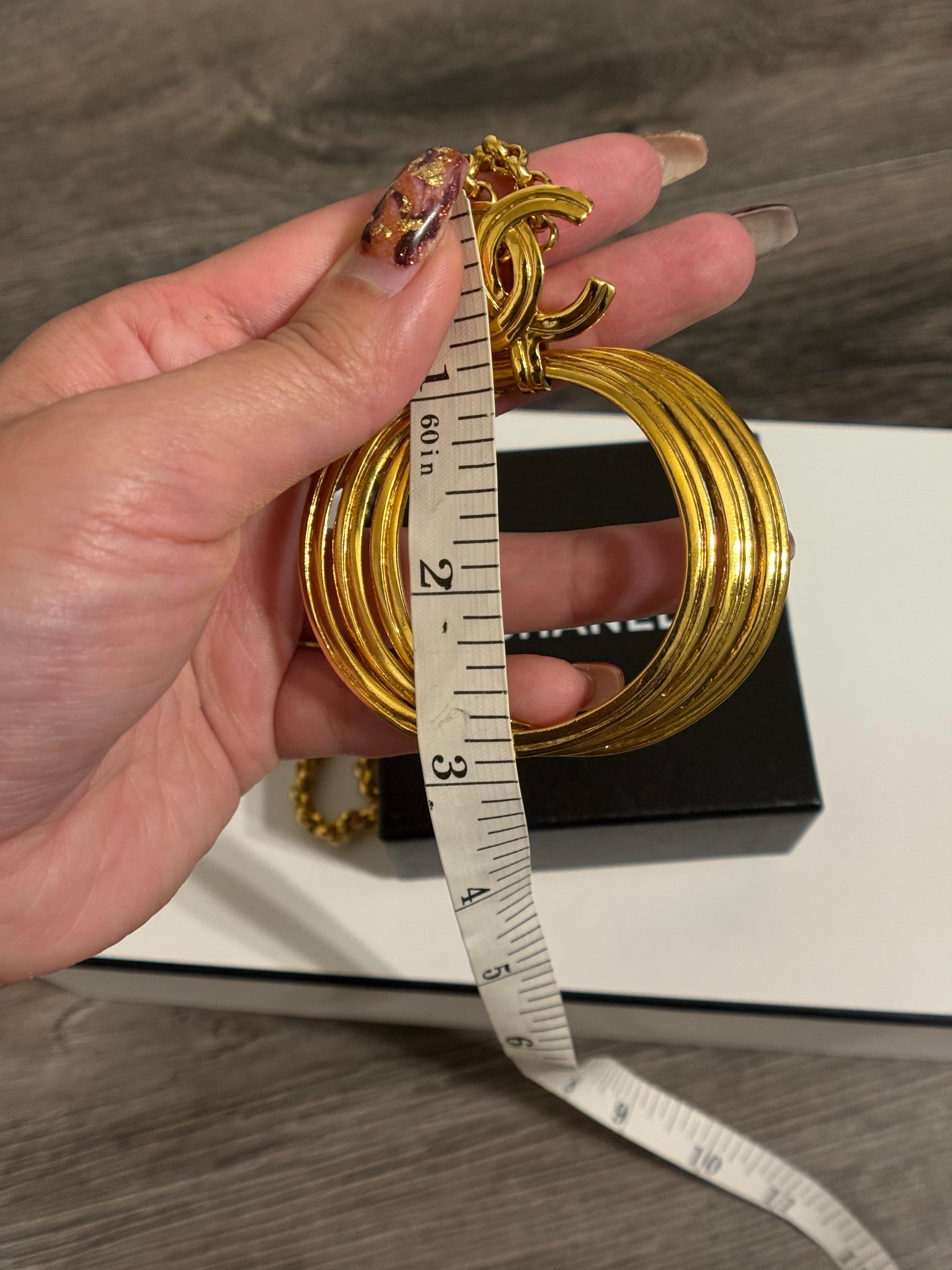 CHANEL Collar Cadena Colgante Círculo CC Oro Vintage XL en venta 4