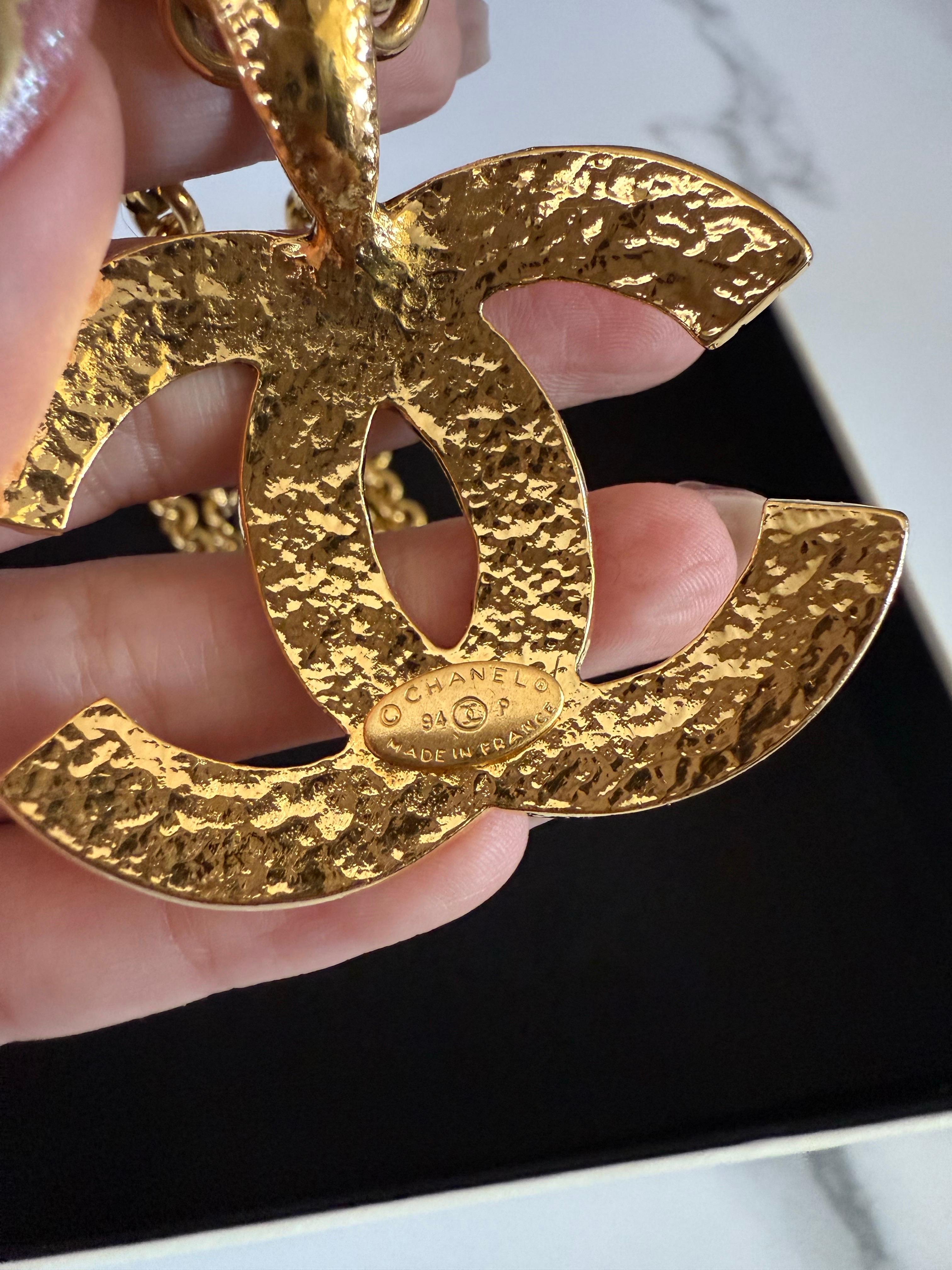 Women's or Men's CHANEL Vintage XL Quilted Gold CC Statement Pendant Necklace For Sale