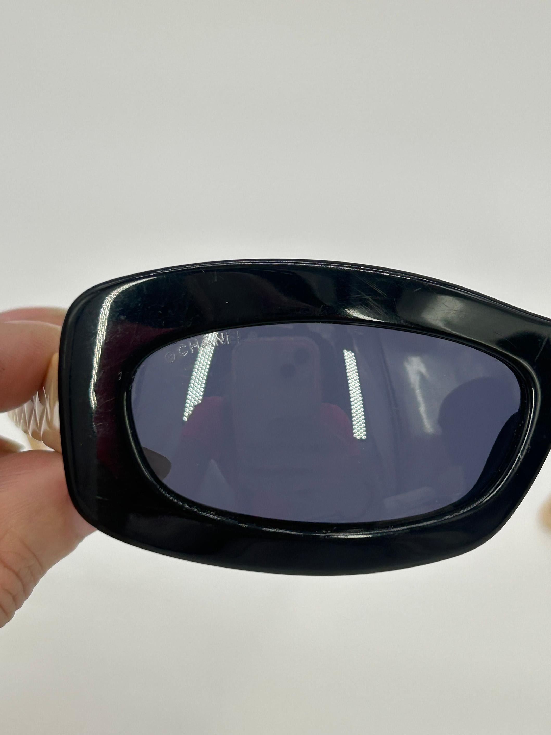 Chanel Vintage Y2K Schwarz und Creme Oval Lens Sonnenbrille im Angebot 6