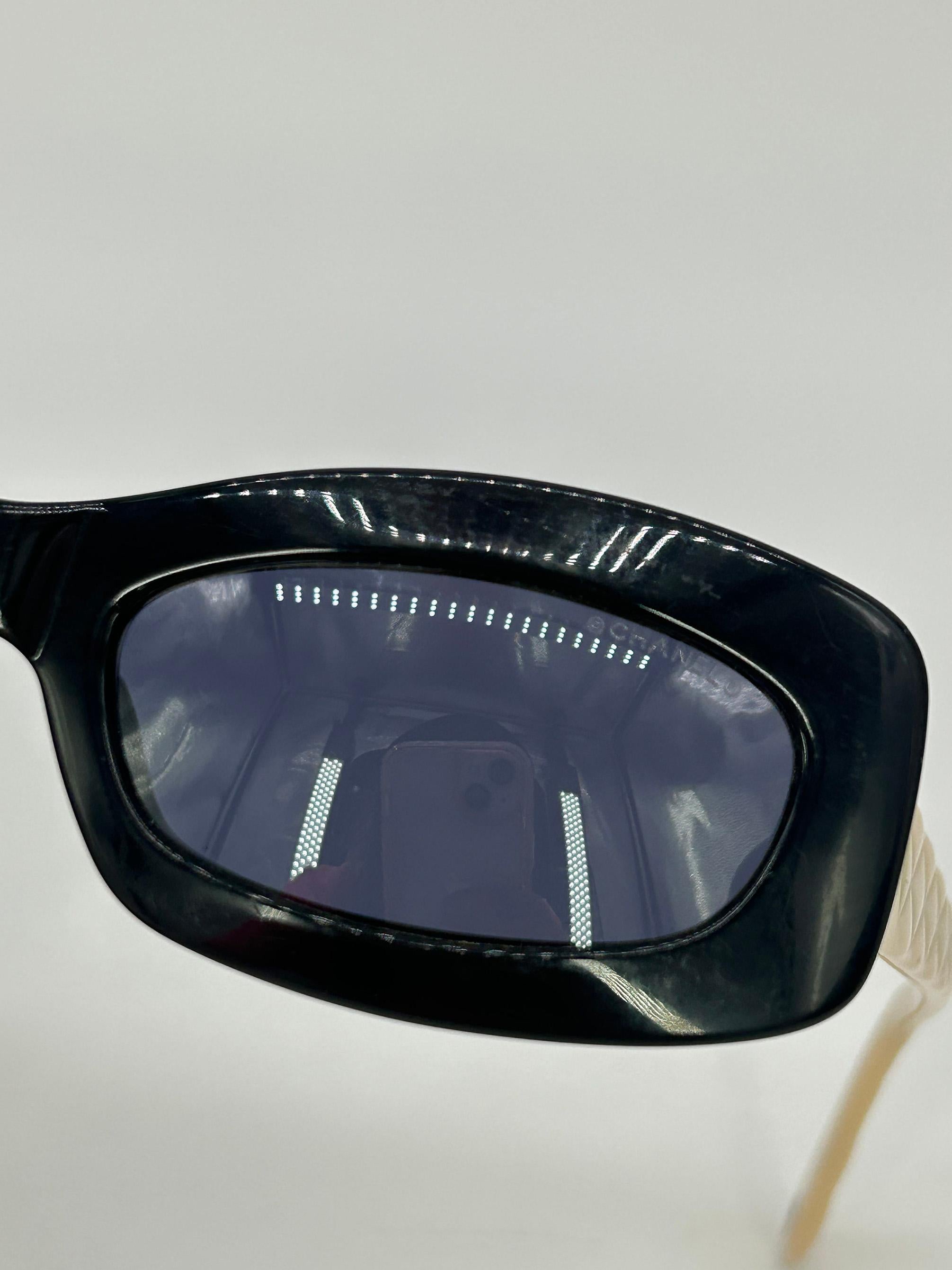 Chanel Vintage Y2K Schwarz und Creme Oval Lens Sonnenbrille im Angebot 7