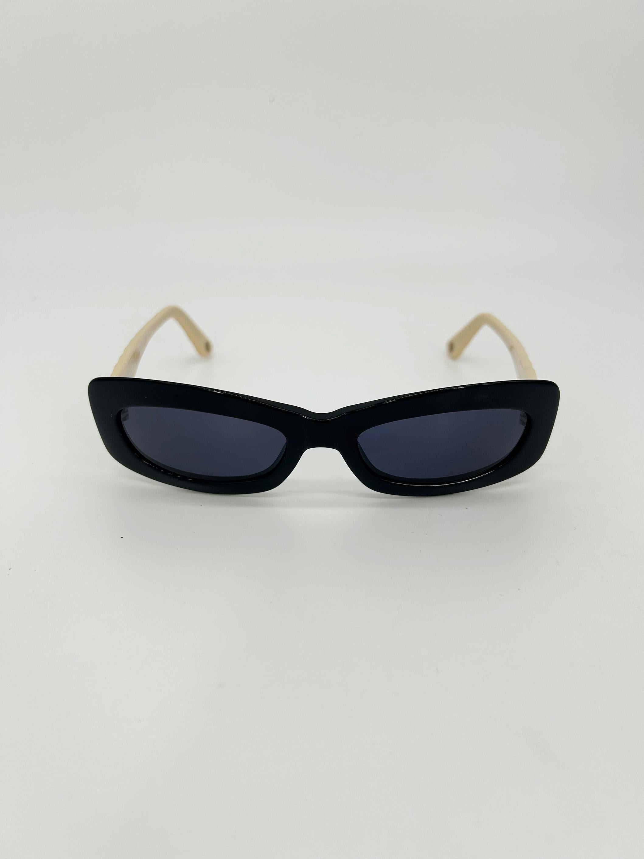 Chanel Vintage Y2K Schwarz und Creme Oval Lens Sonnenbrille im Zustand „Gut“ im Angebot in Philadelphia, PA