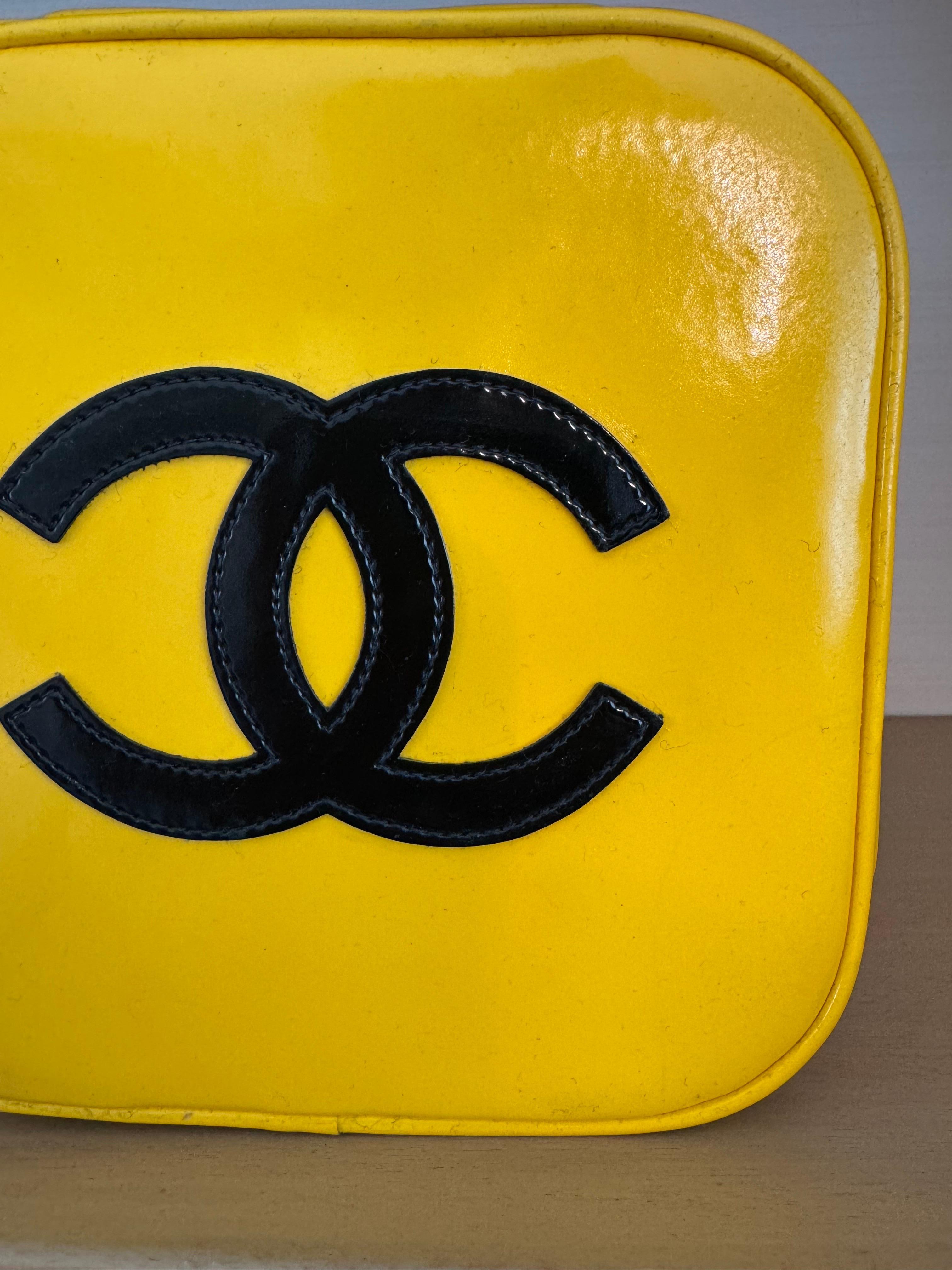 Chanel Vintage Yellow Heart Mirror Vanity Bag 6